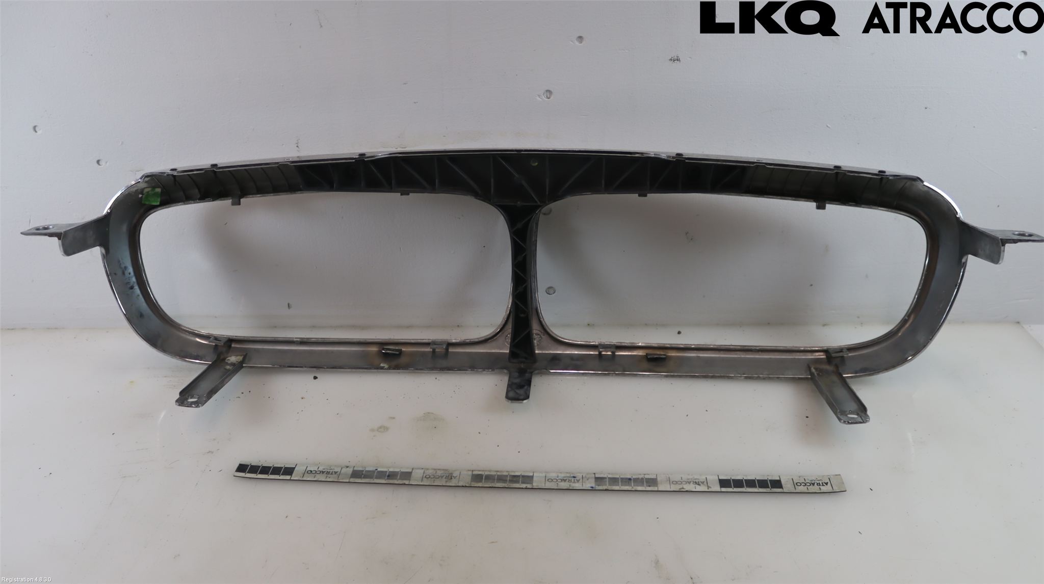 Jaguar XJ X350        03-09 Grilldel Midt
