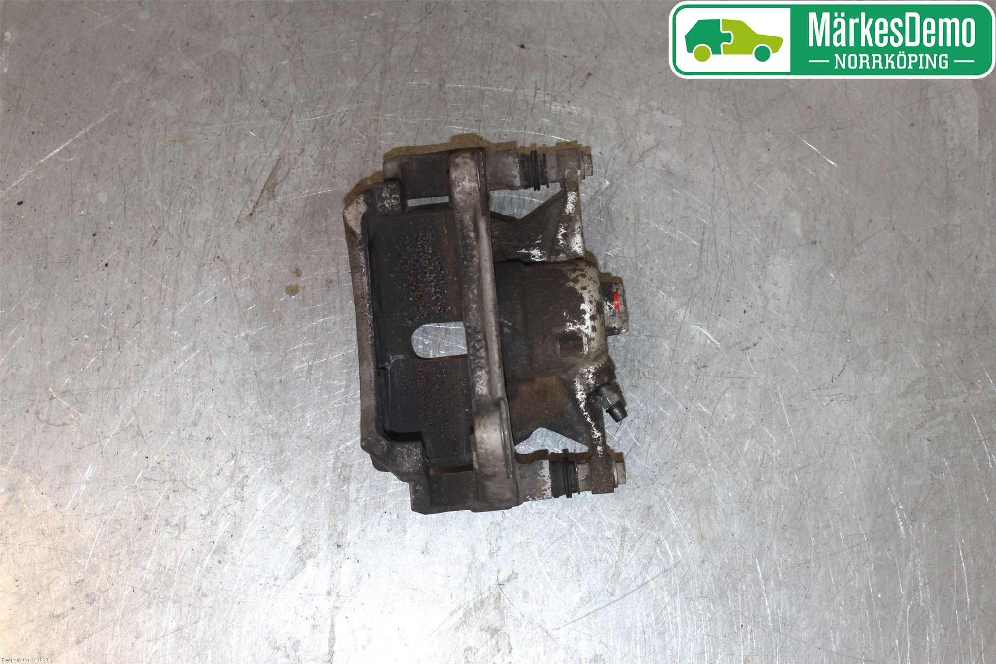 Volkswagen VW PASSAT 15-19 Bremsecaliper Foran Høyre
