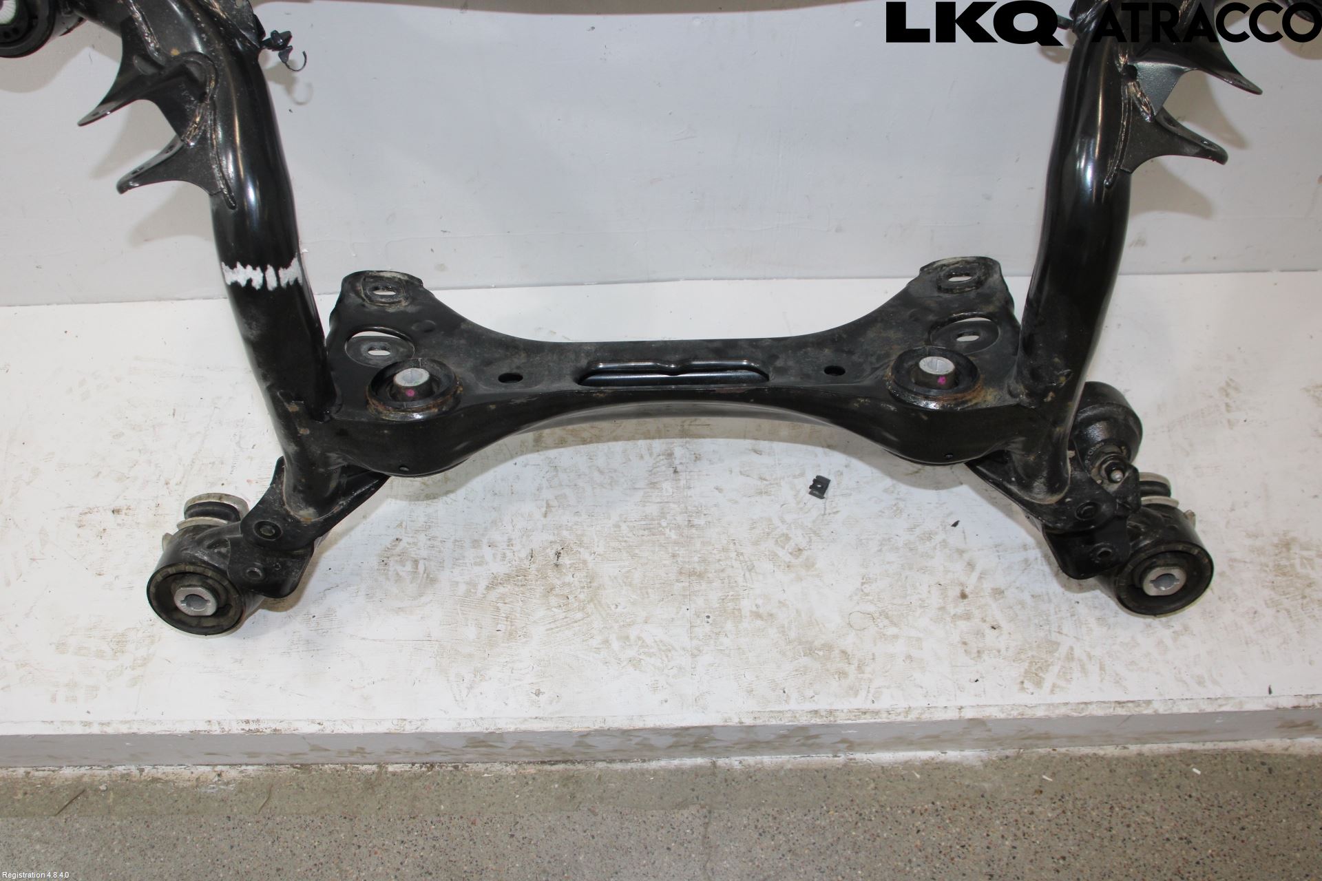 Audi A4/S4 B9 20- Bakaksel Feste Travers-Ramme