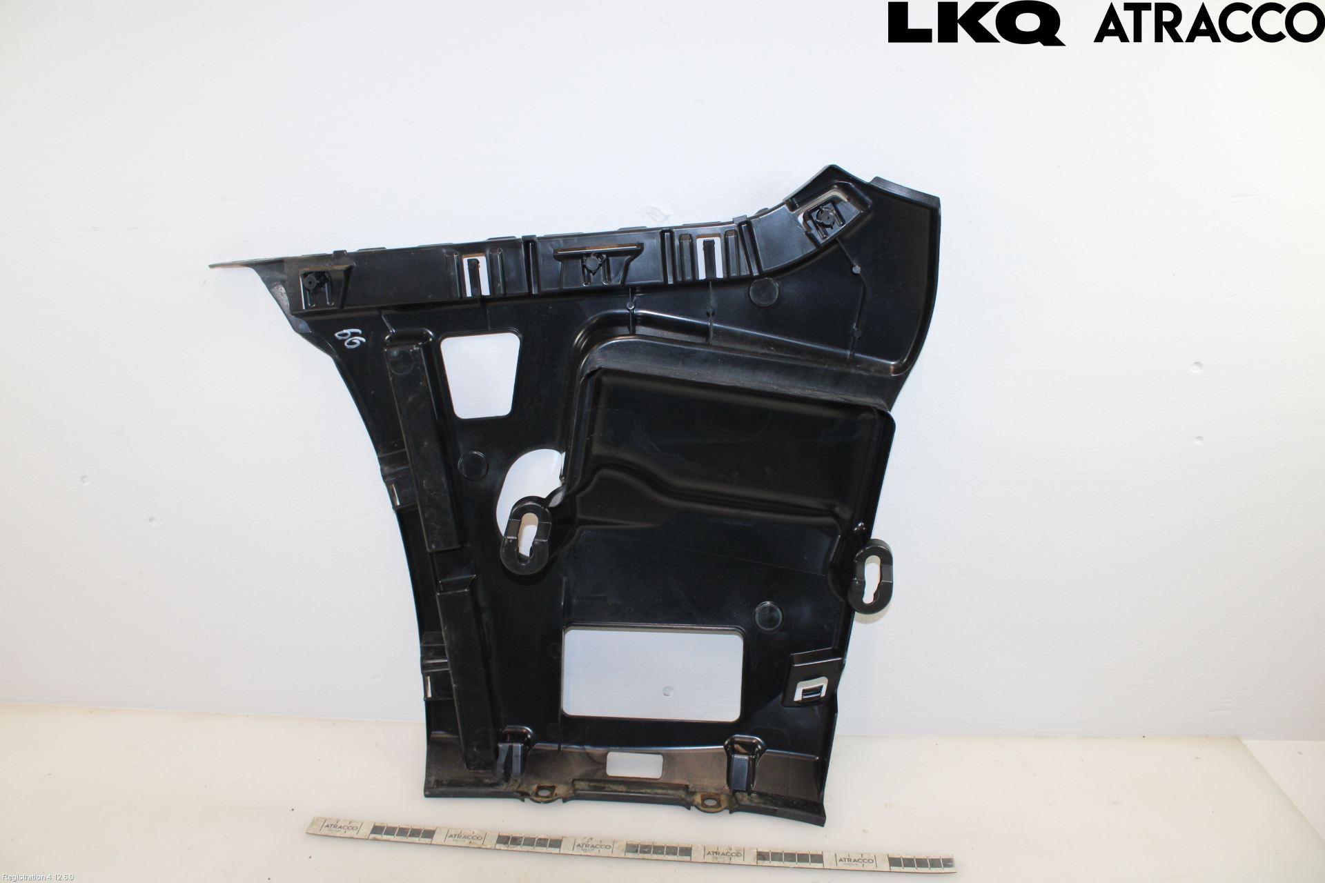BMW 3 F30/F31/F80 12-19 Støtfangerfeste Bak Høyre