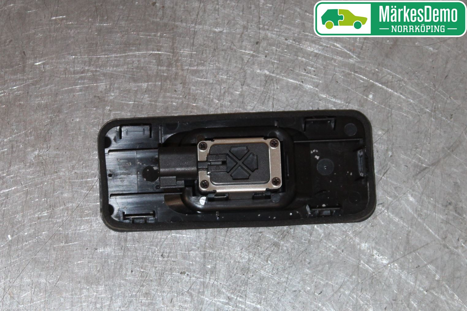 Jaguar XE (X760) 15-24 Bakluke Handtak Ytre