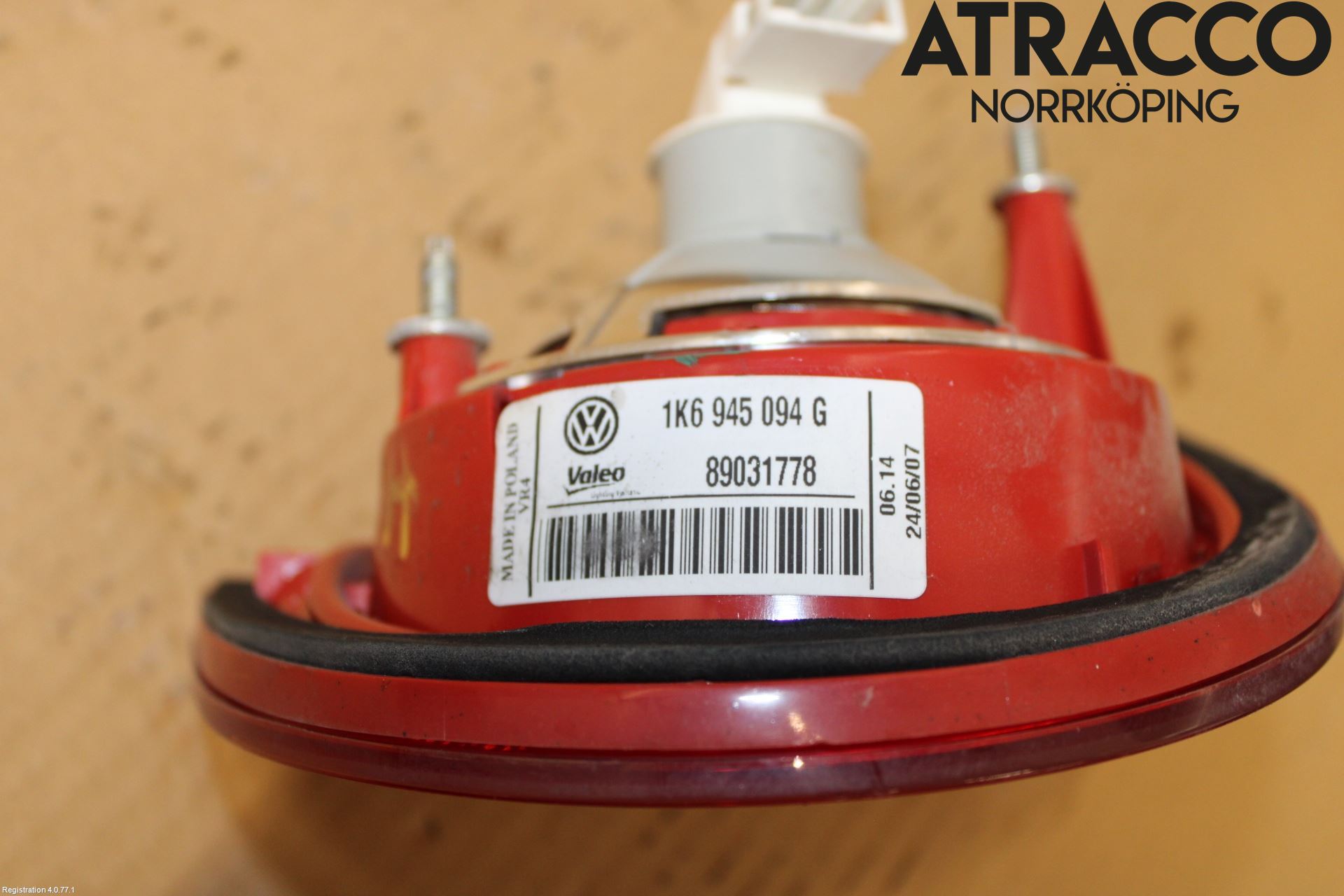 Volkswagen VW GOLF V 04-09 Baklykt Høyre  På Luke(Indre)