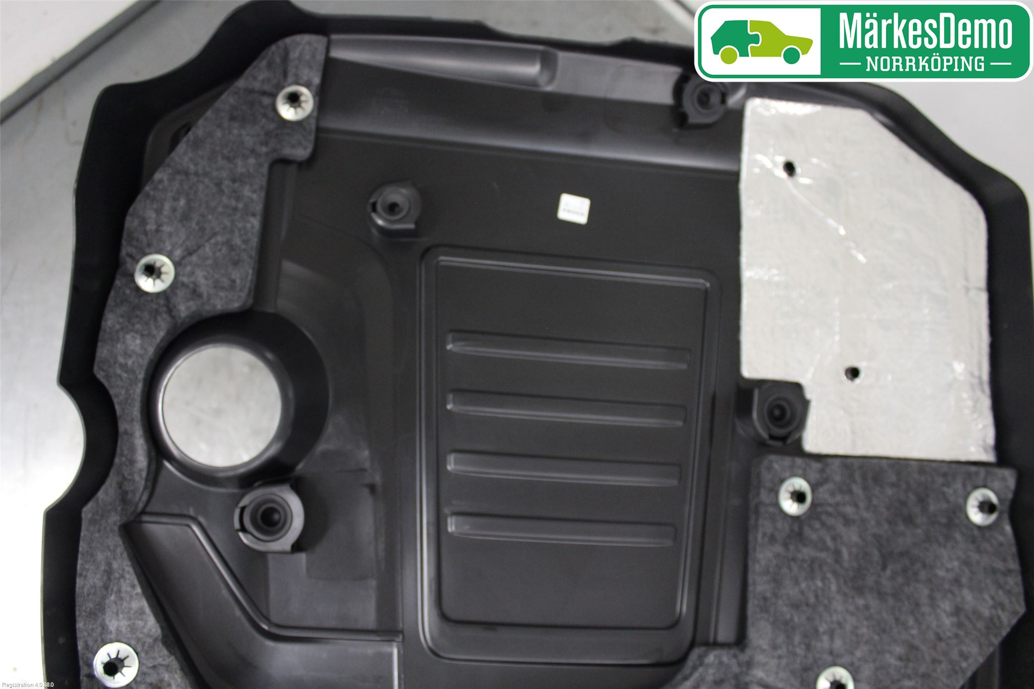 Jaguar XE (X760) 15-24 Motor Deksel Over Motor