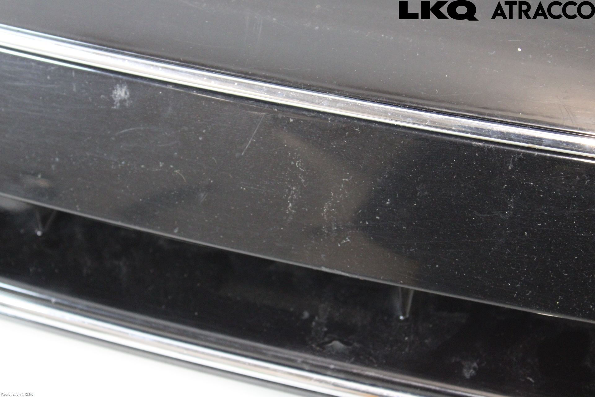 Volkswagen VW JETTA VI 11- Grill Komplett