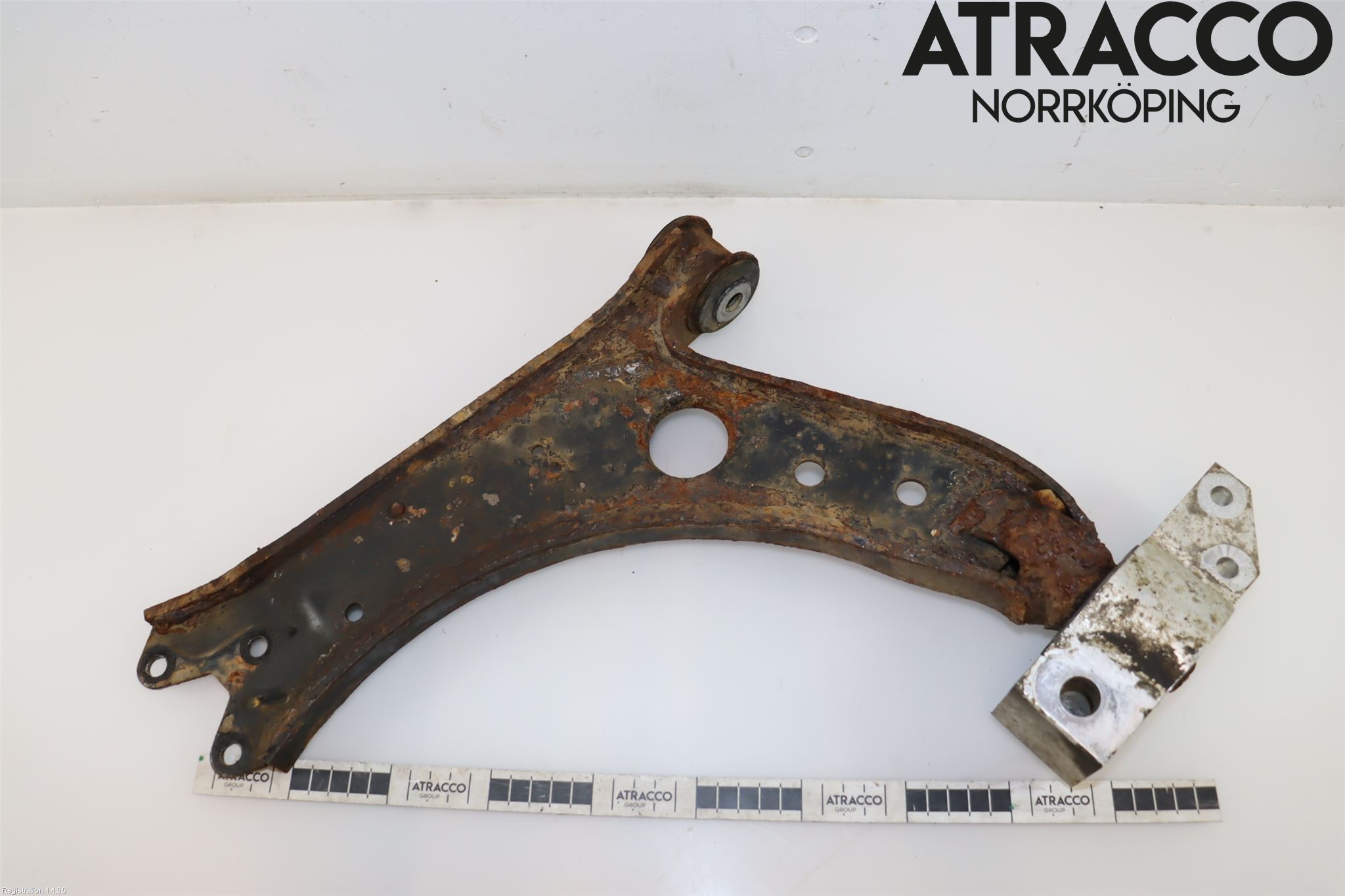 Volkswagen VW GOLF V 04-09 Bærearm Foran Venstre Nedre