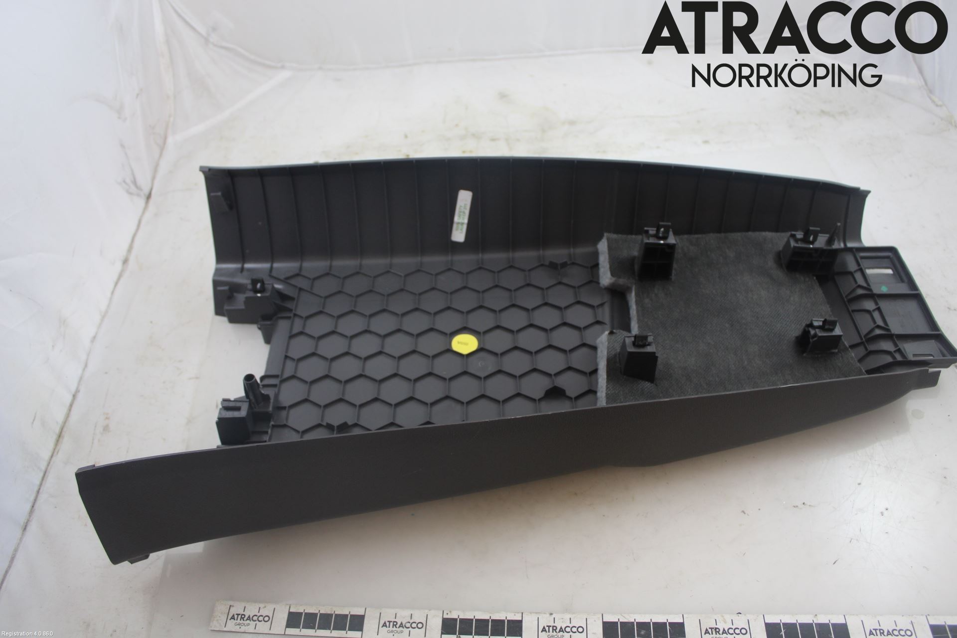 Volkswagen VW TRANSP/CARAVELLE (T7) 22-24 Innr Deksel A-B-C Stolpe