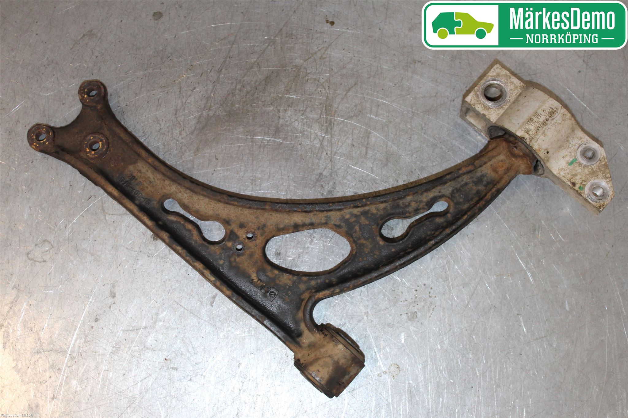 Volkswagen VW SCIROCCO 09-17 Bærearm Foran Venstre Nedre