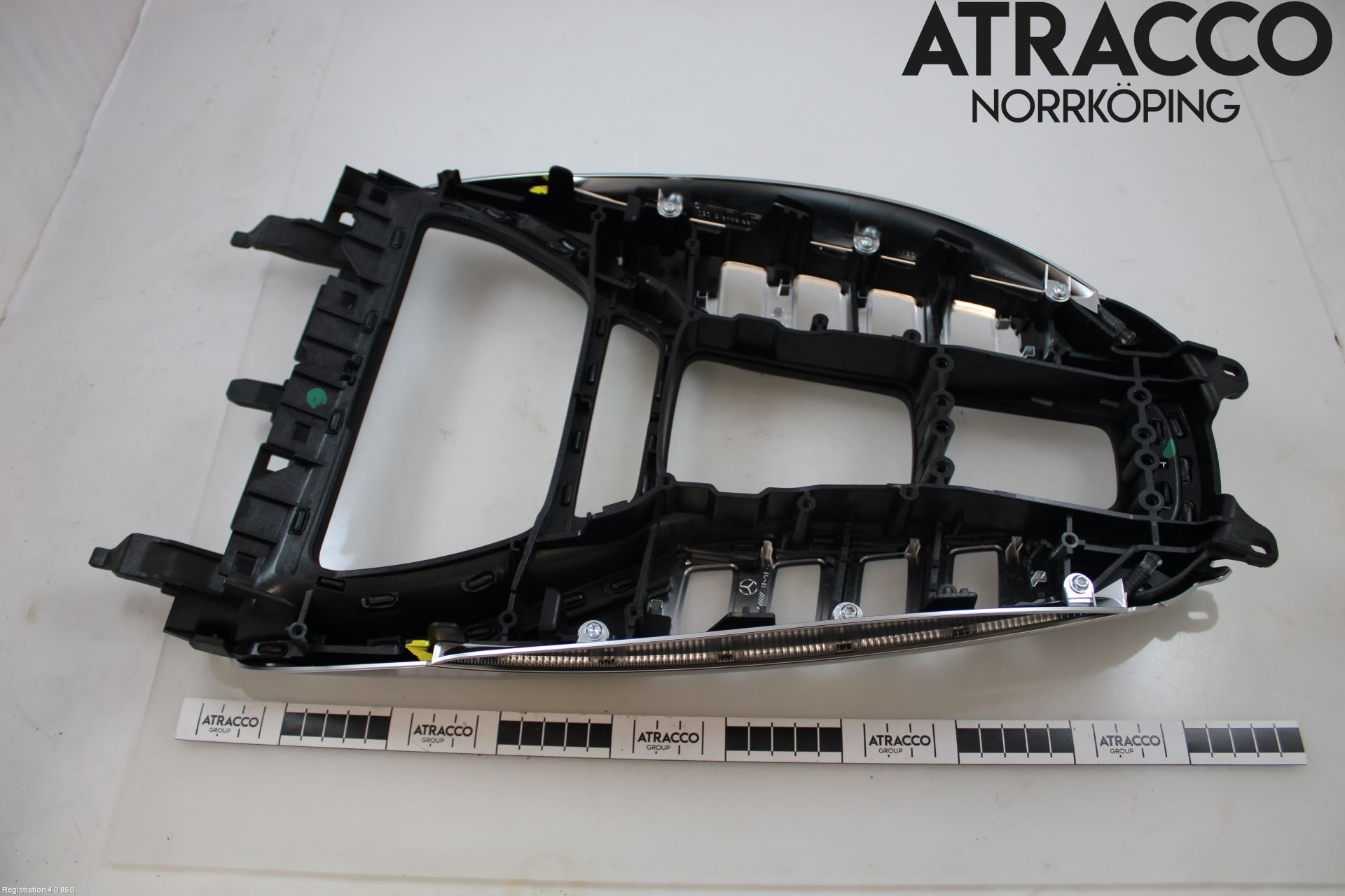 Mercedes-Benz MB AMG GT (C190/R190) 14-22 Instrumentkonsoll Gulv
