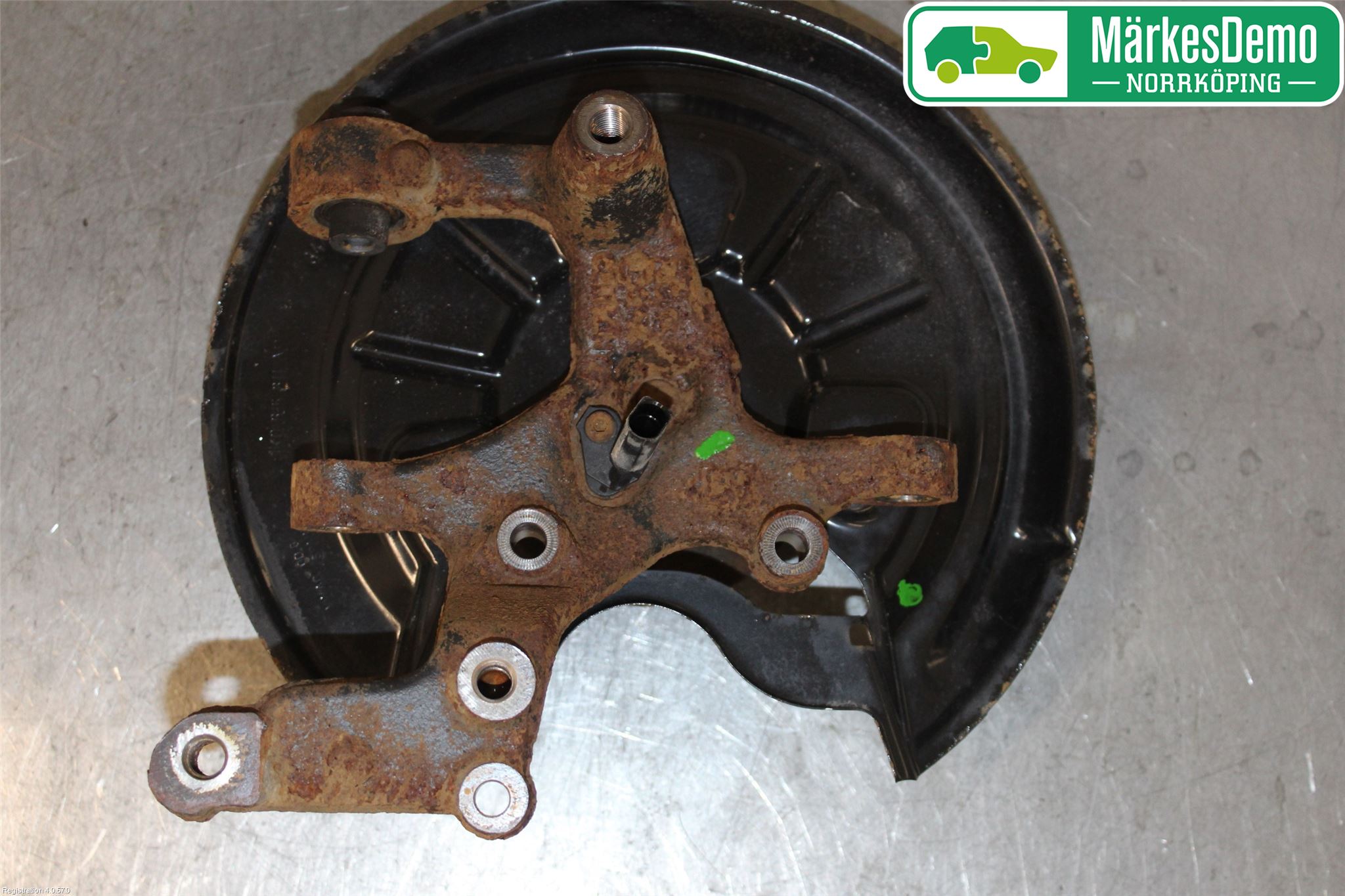 Volkswagen VW GOLF VI 09-13 Spindel Vb