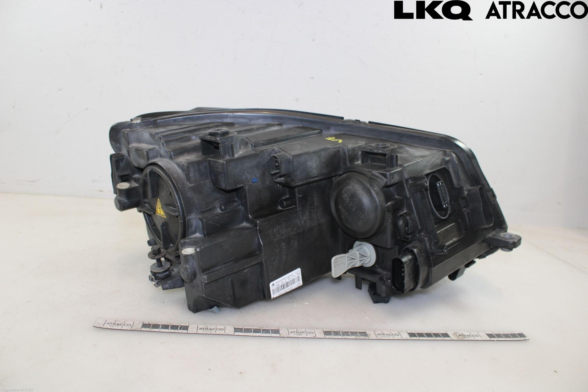 Volkswagen VW TOURAN 10-15 Frontlykt Venstre