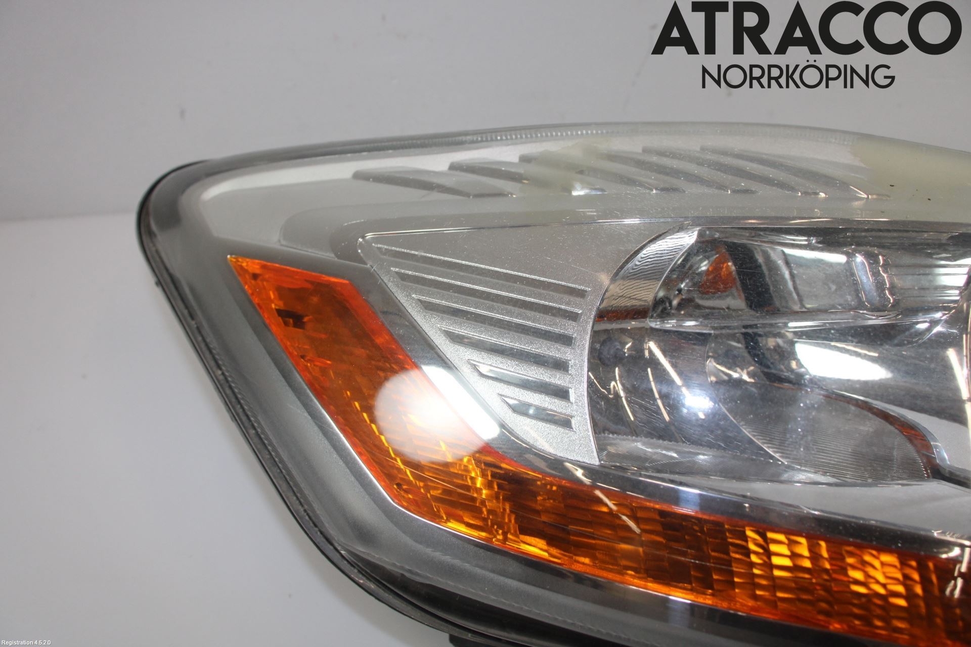 Ford KUGA 08-12 Frontlykt Høyre