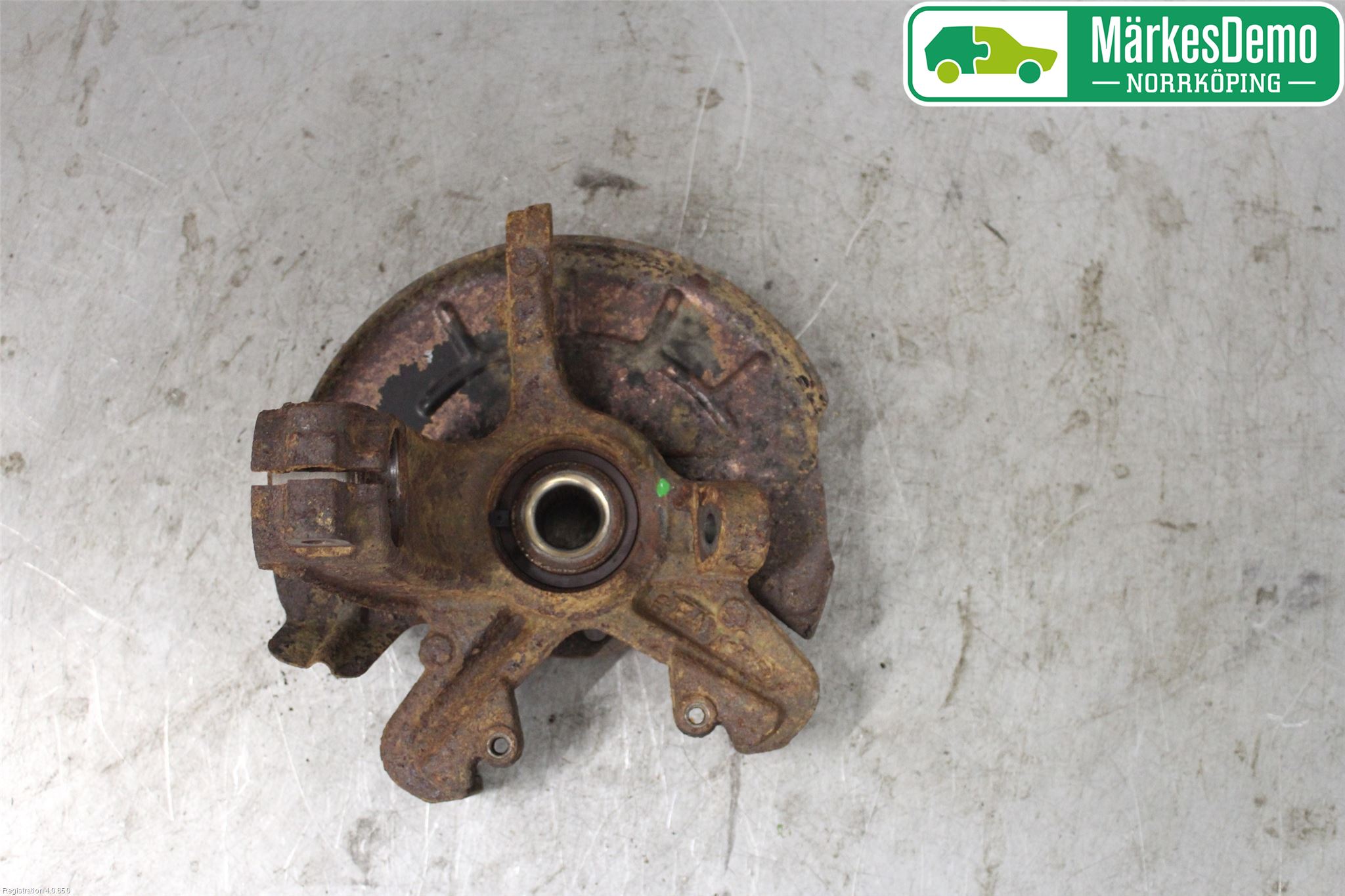 Volkswagen VW POLO 10-17 Spindel Hf