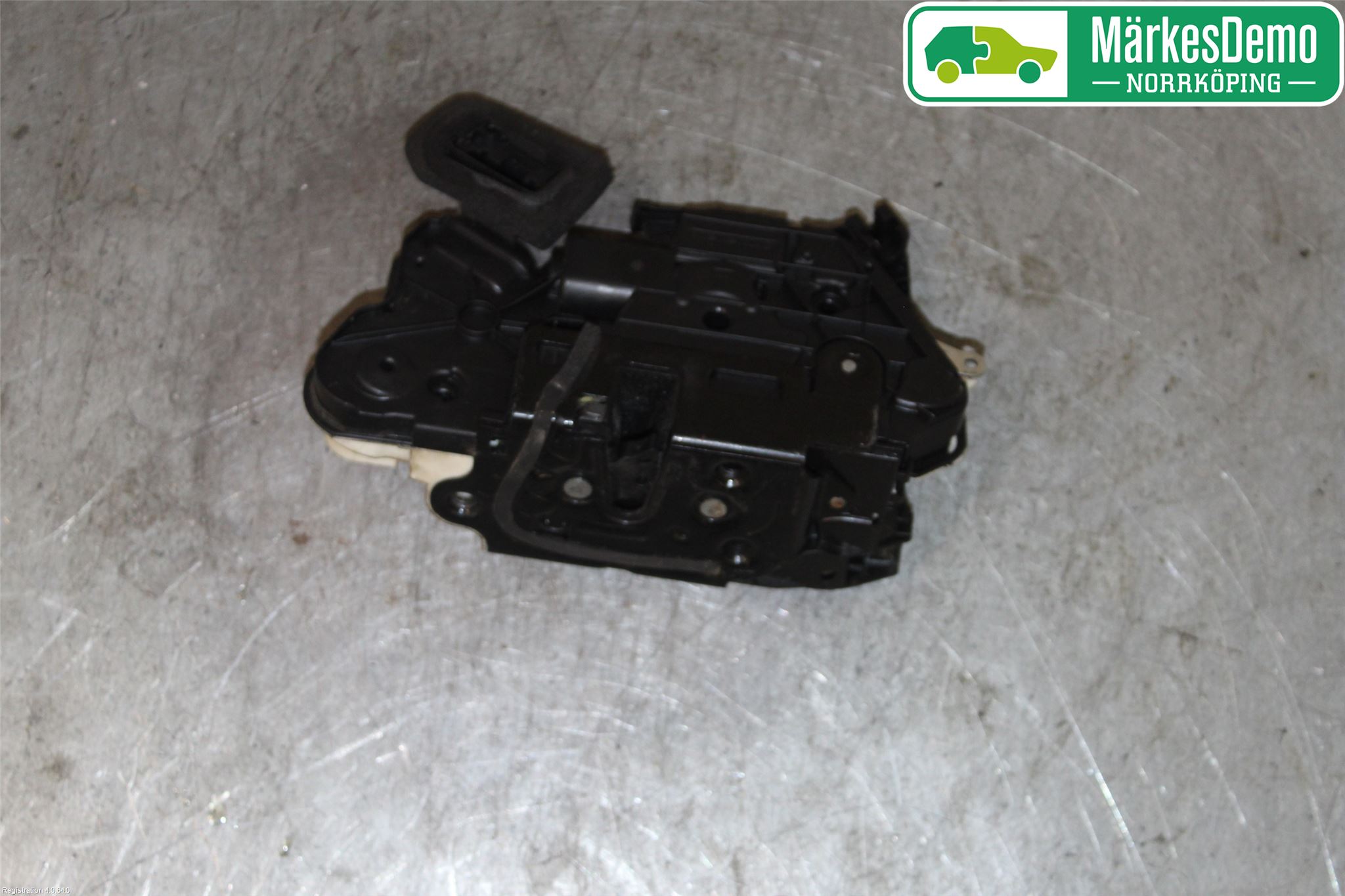 Volkswagen VW GOLF VI 09-13 Dørlås - Låsekasse