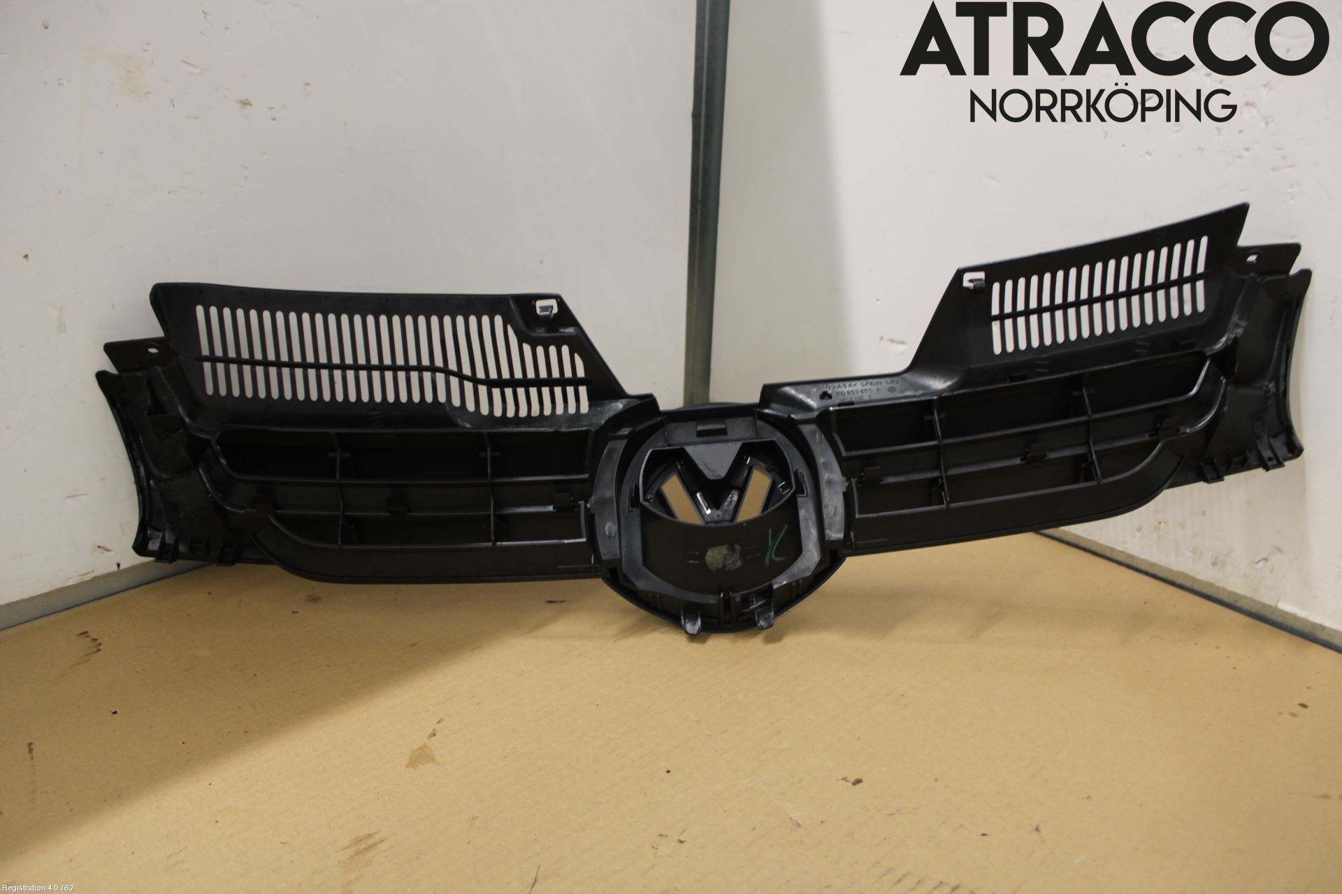 Volkswagen VW GOLF V 04-09 Grill Komplett