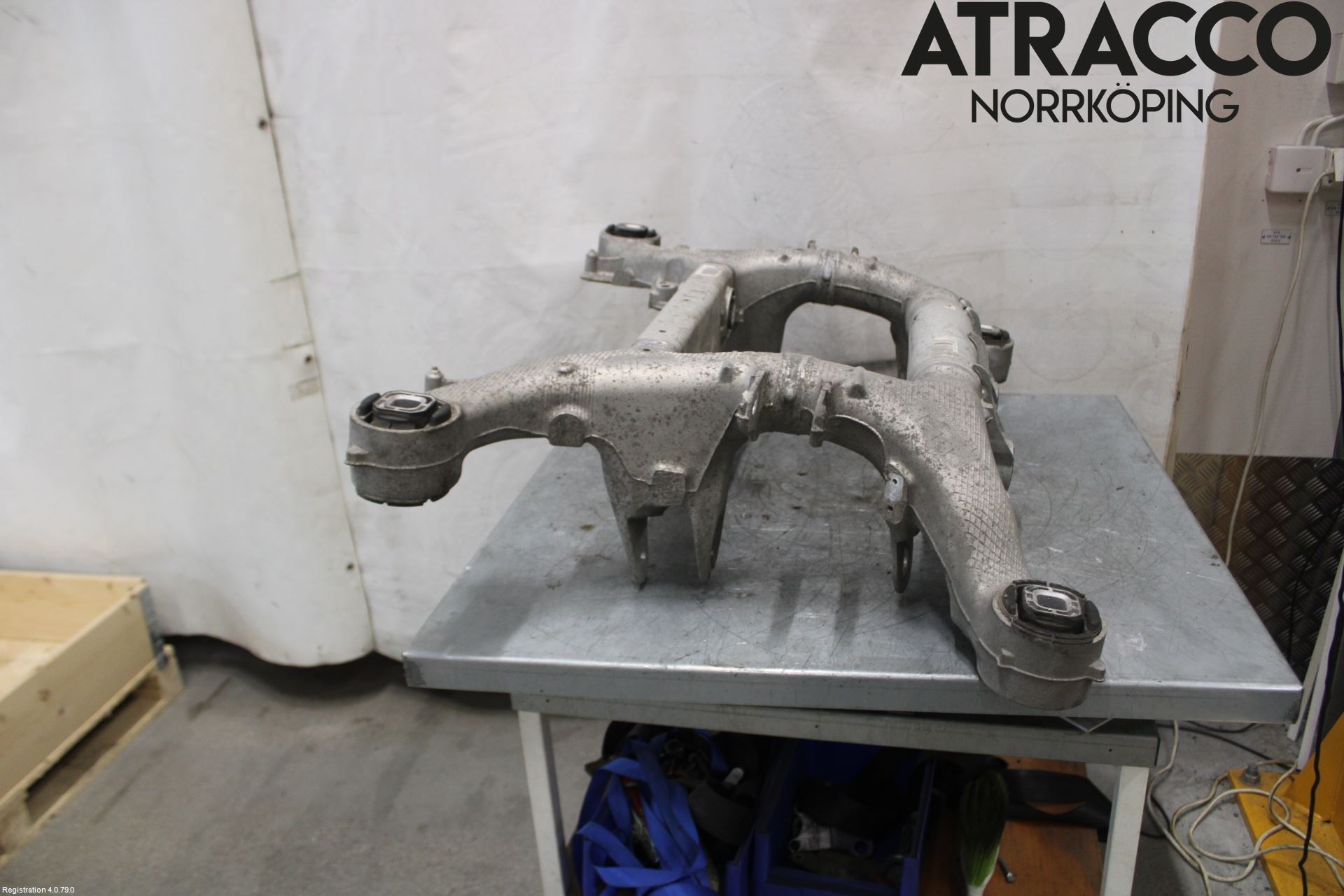 BMW 5 F10/F11/F18 09-17 Bakaksel Feste Travers-Ramme
