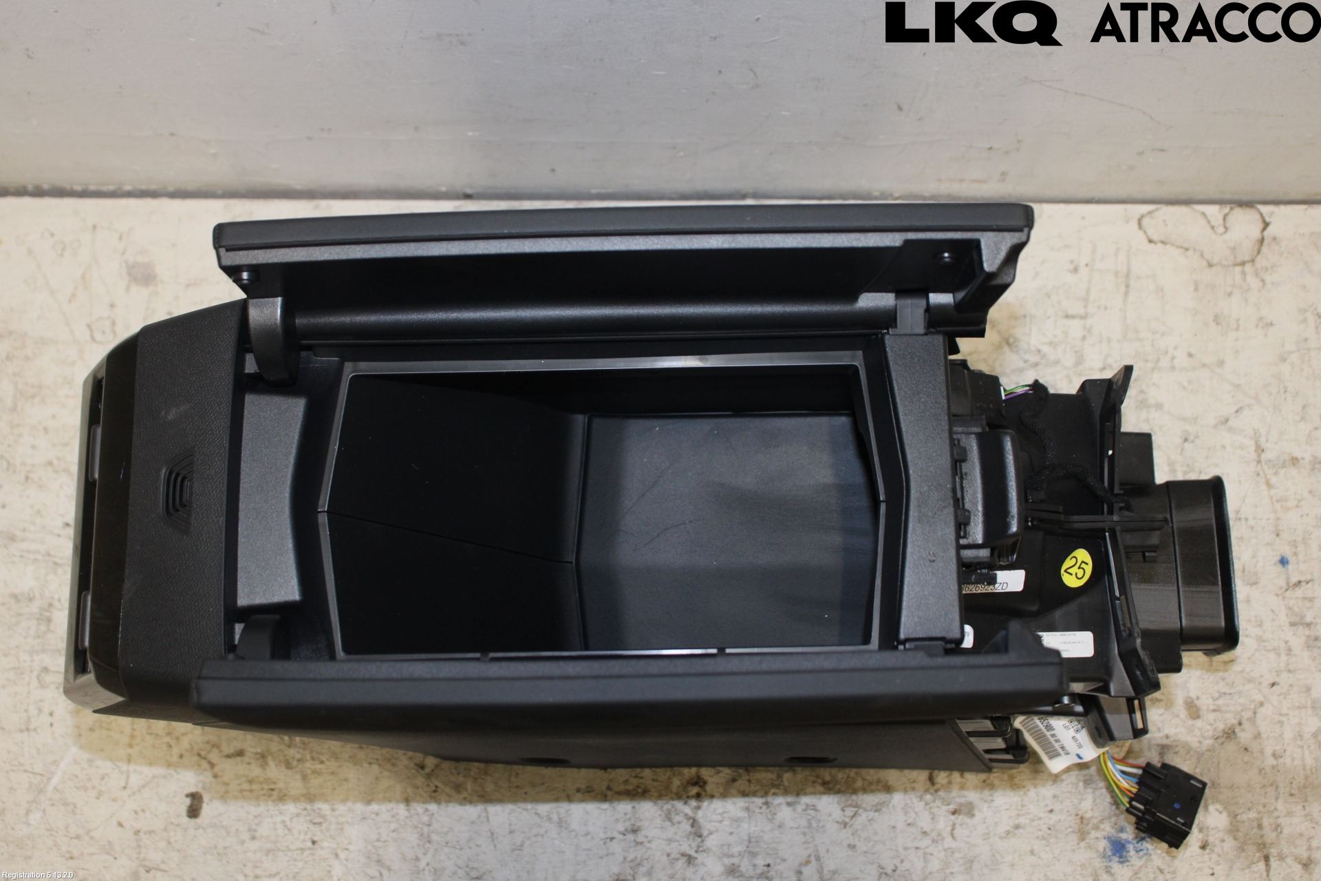 Opel GRANDLAND X 18- Innr Konsoll-Lomme