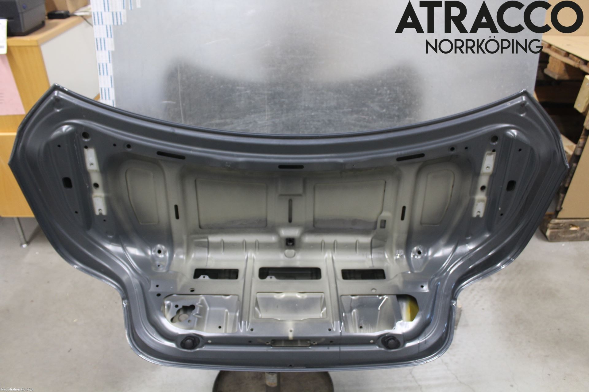 BMW 5 E60/61 Sed/Tou 02-10 Bakluke Koffertlokk