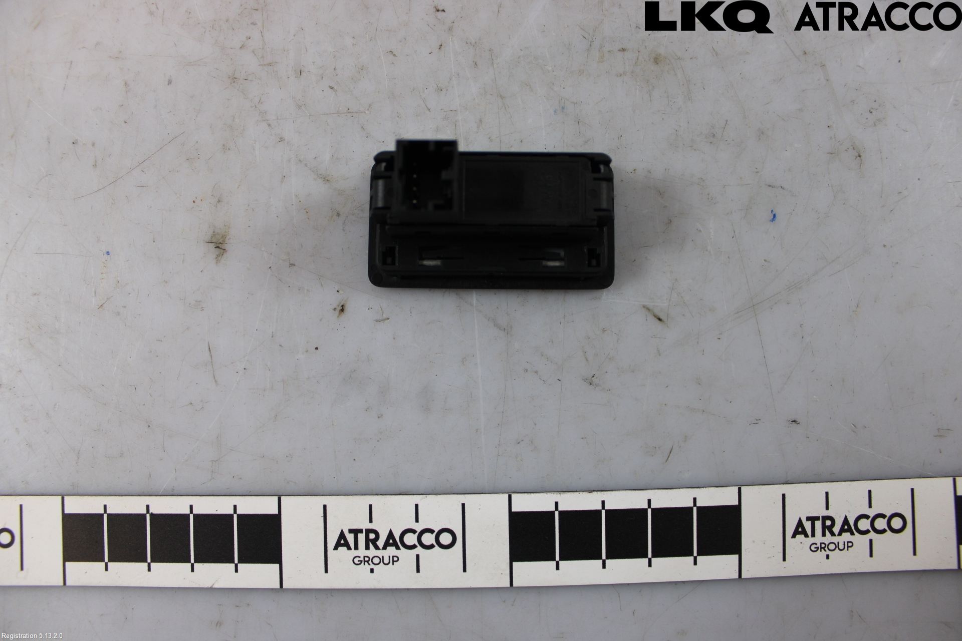 Volkswagen VW ID.7/TOURER 24- Bryter Bakluke