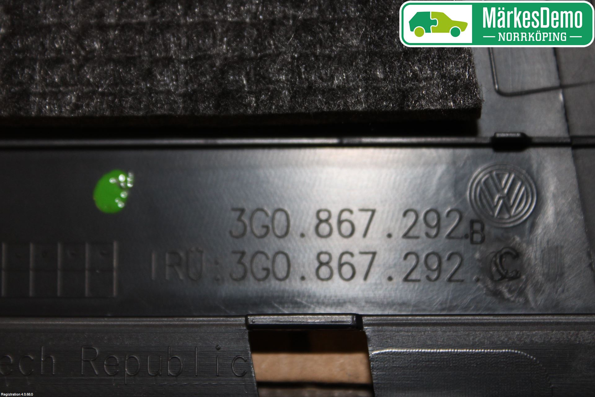Volkswagen VW PASSAT 20-24 Innr Sidetrekk-Deksel
