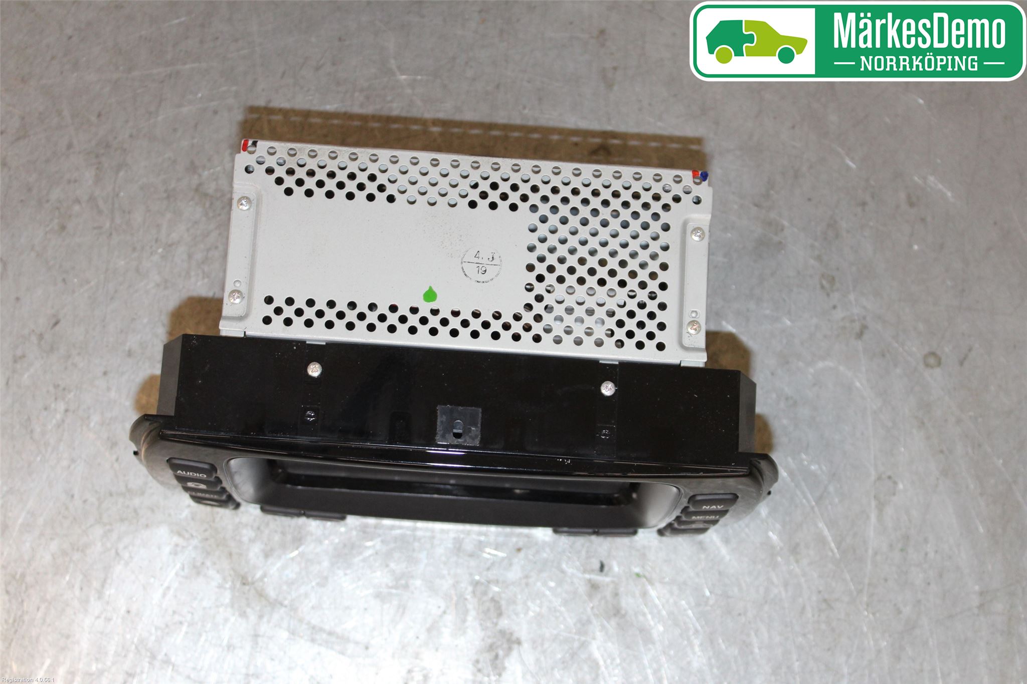 Jaguar XJ X350        03-09 Stereo Radio Med Cd
