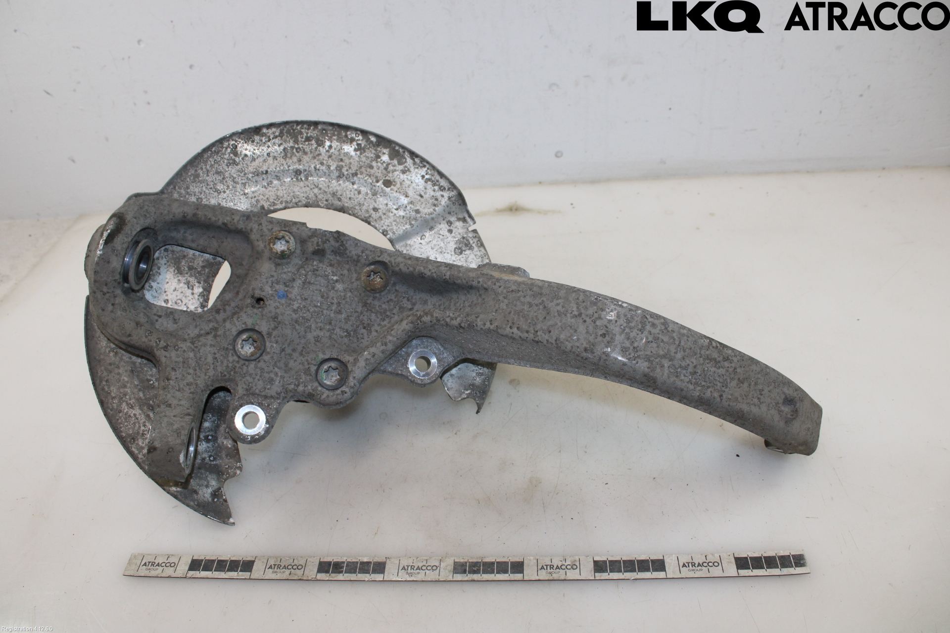 Jaguar XE (X760) 15-24 Spindel Hf