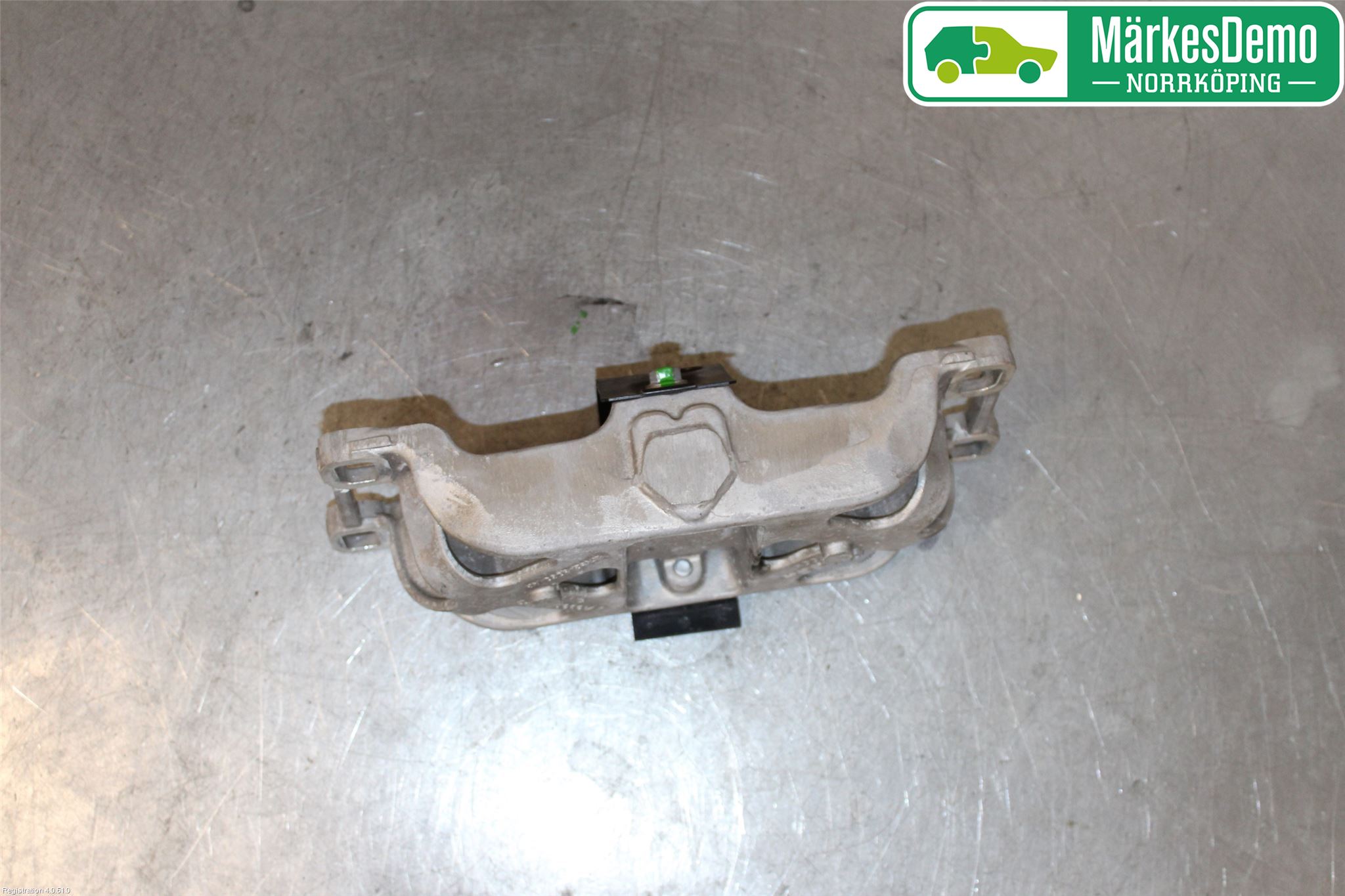 Jaguar F-TYPE Gearkasse Bjelke - Travers