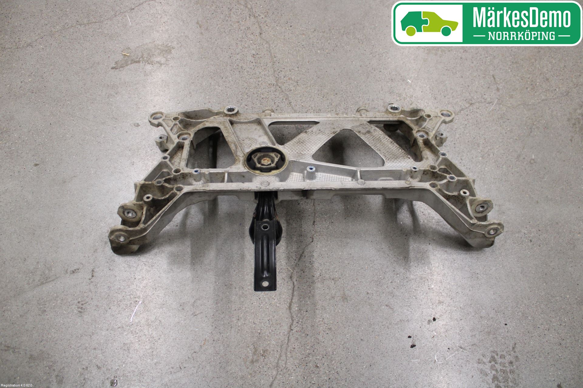 Audi A3/S3 8V 13-20 Forstillingsbjelke(Tvergående)