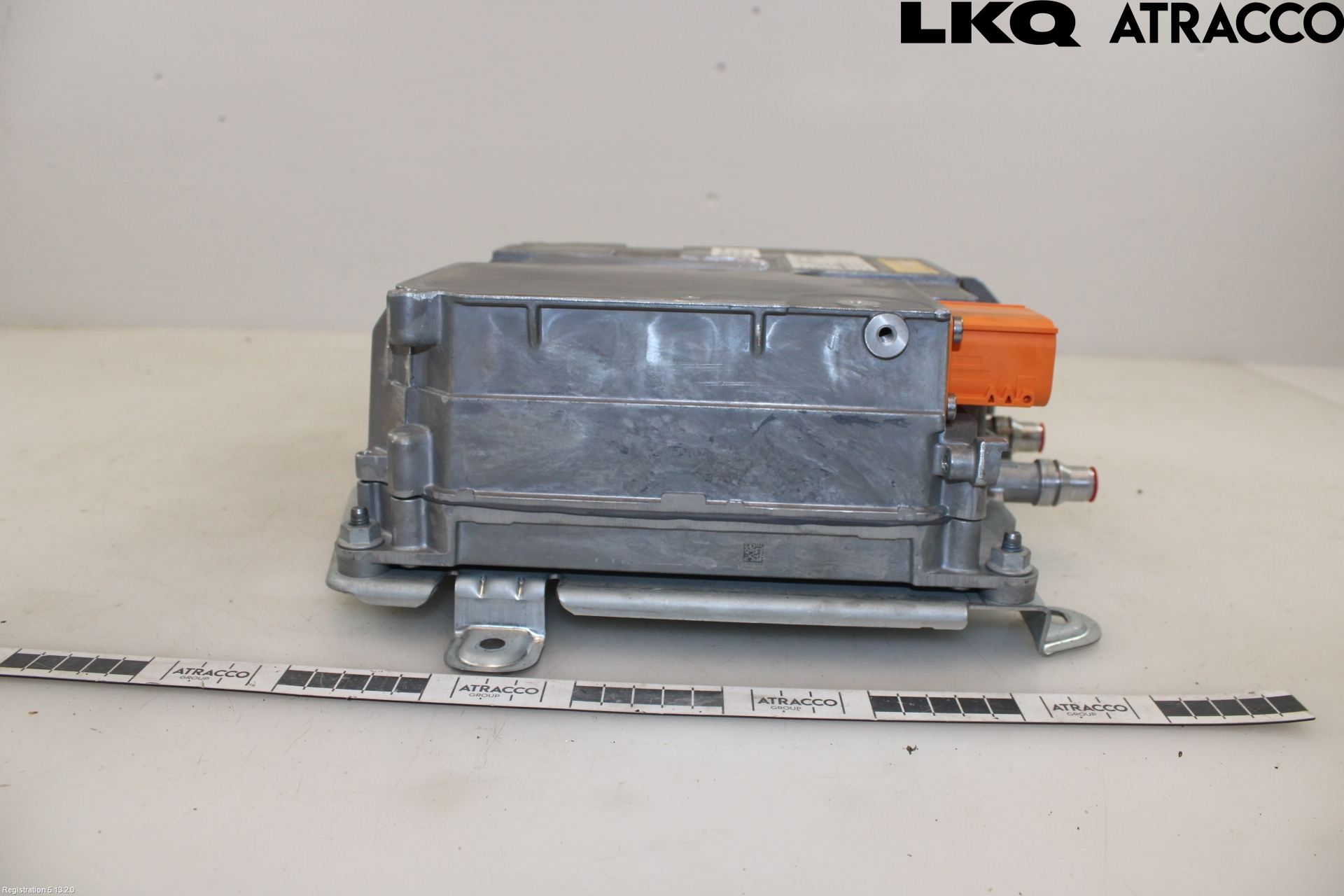 Mercedes-Benz MB EQA (H243) 21- Inverter 12-)220V