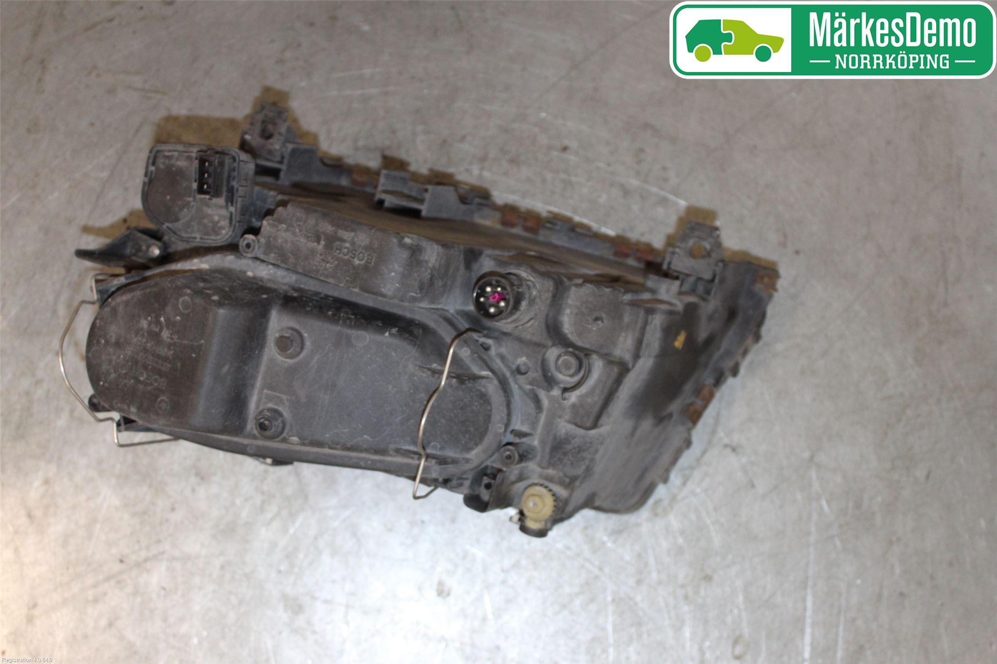 Audi A8/S8 4D 94-02 Frontlykt Høyre