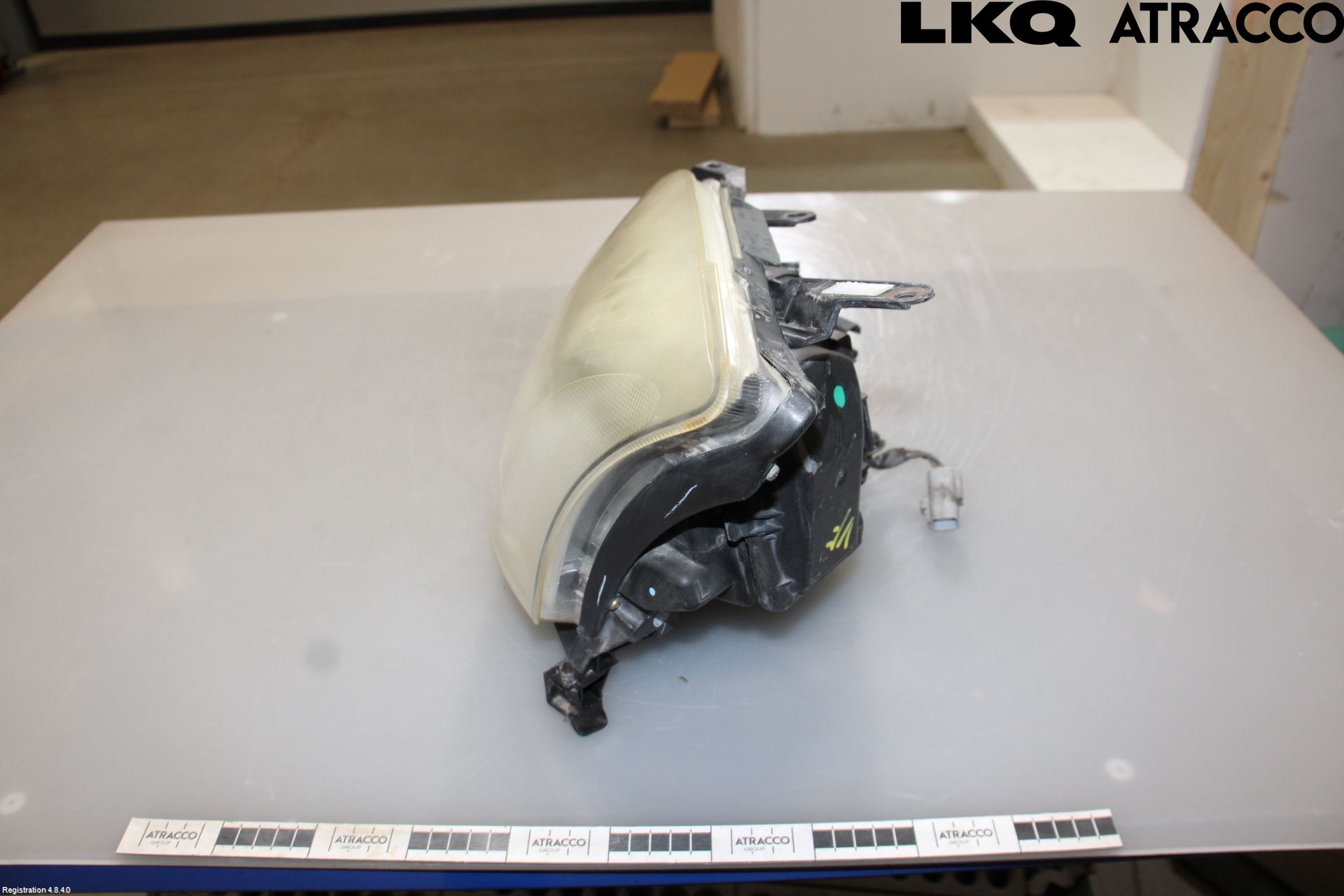 Toyota AVENSIS 03-06 Frontlykt Venstre