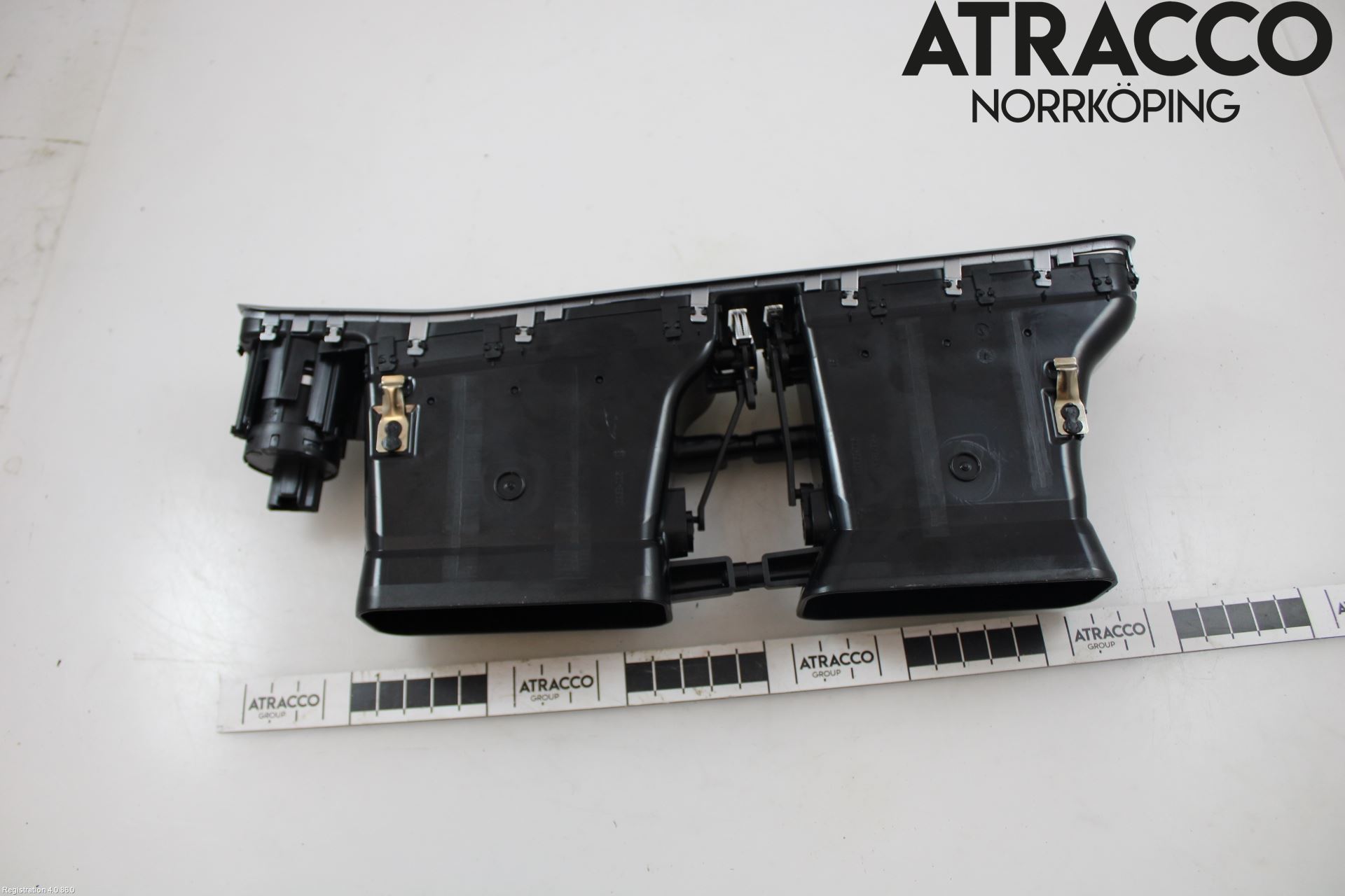 Mercedes-Benz MB EQC (N293) 20- Dashbord Kanal - Dyse
