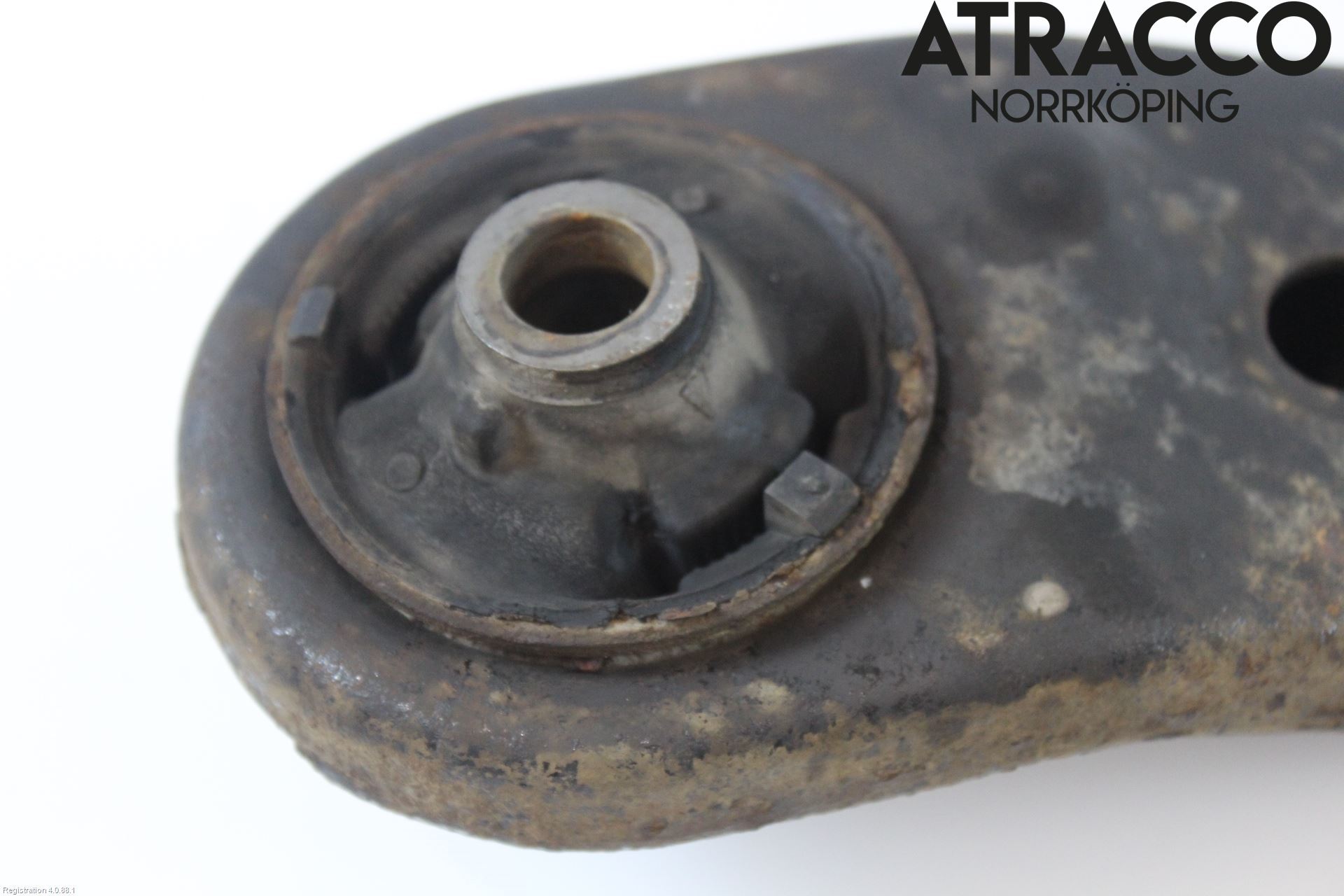 Toyota AVENSIS 09-15 Bærearm Foran Høyre Nedre