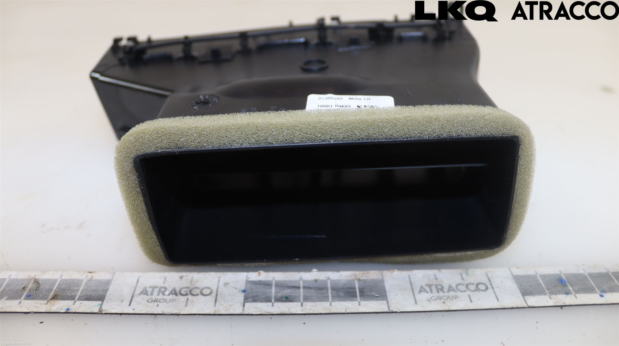 Volvo V90 17->> Dashbord Kanal - Dyse