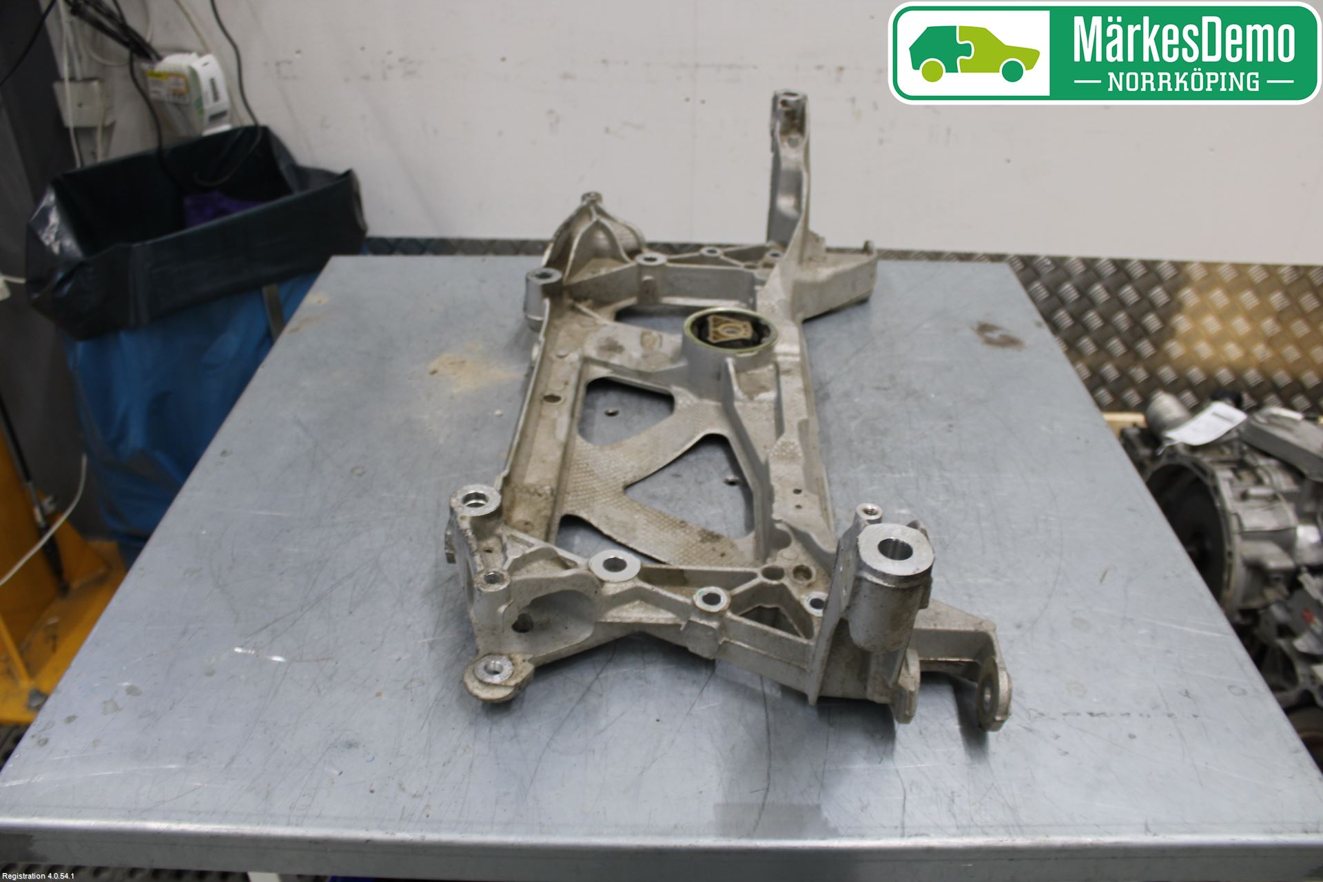 Audi A3/S3 8V 13-20 Forstillingsbjelke(Tvergående)