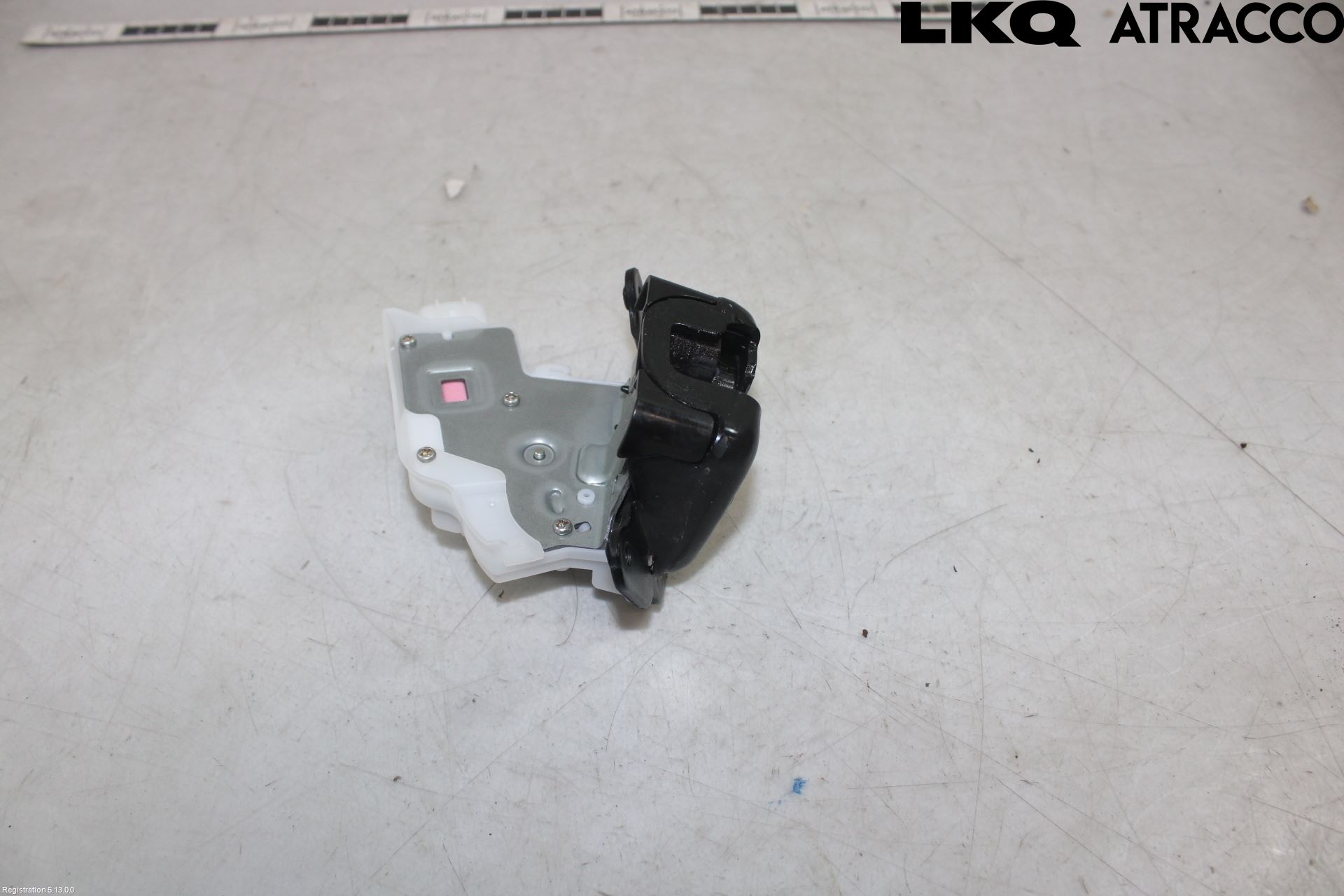 Toyota YARIS CROSS XP21 21- Bakluke-Lokk Låsekasse