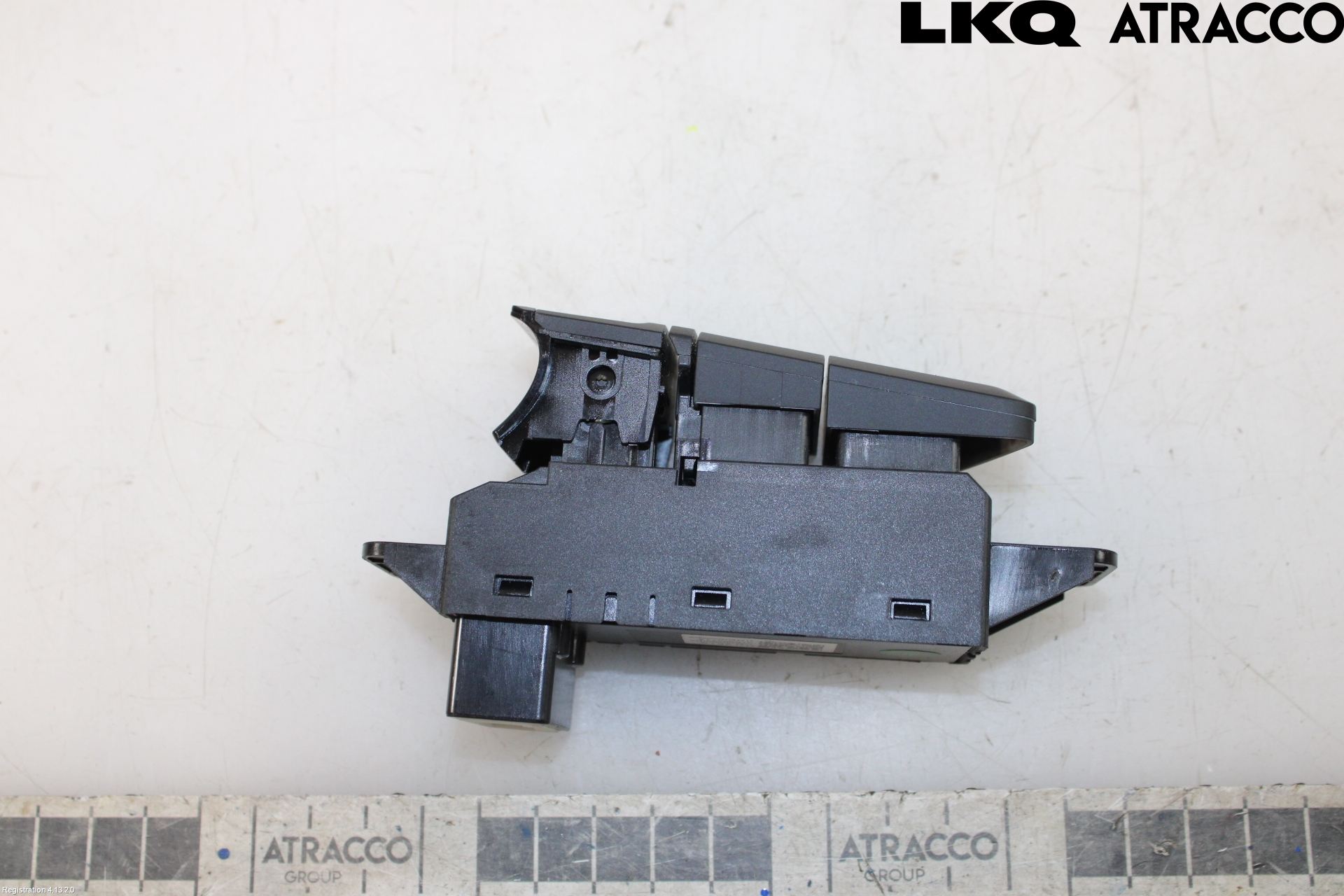 MG 3 HYBRID+ 25- Bryter Parkeringsbrems