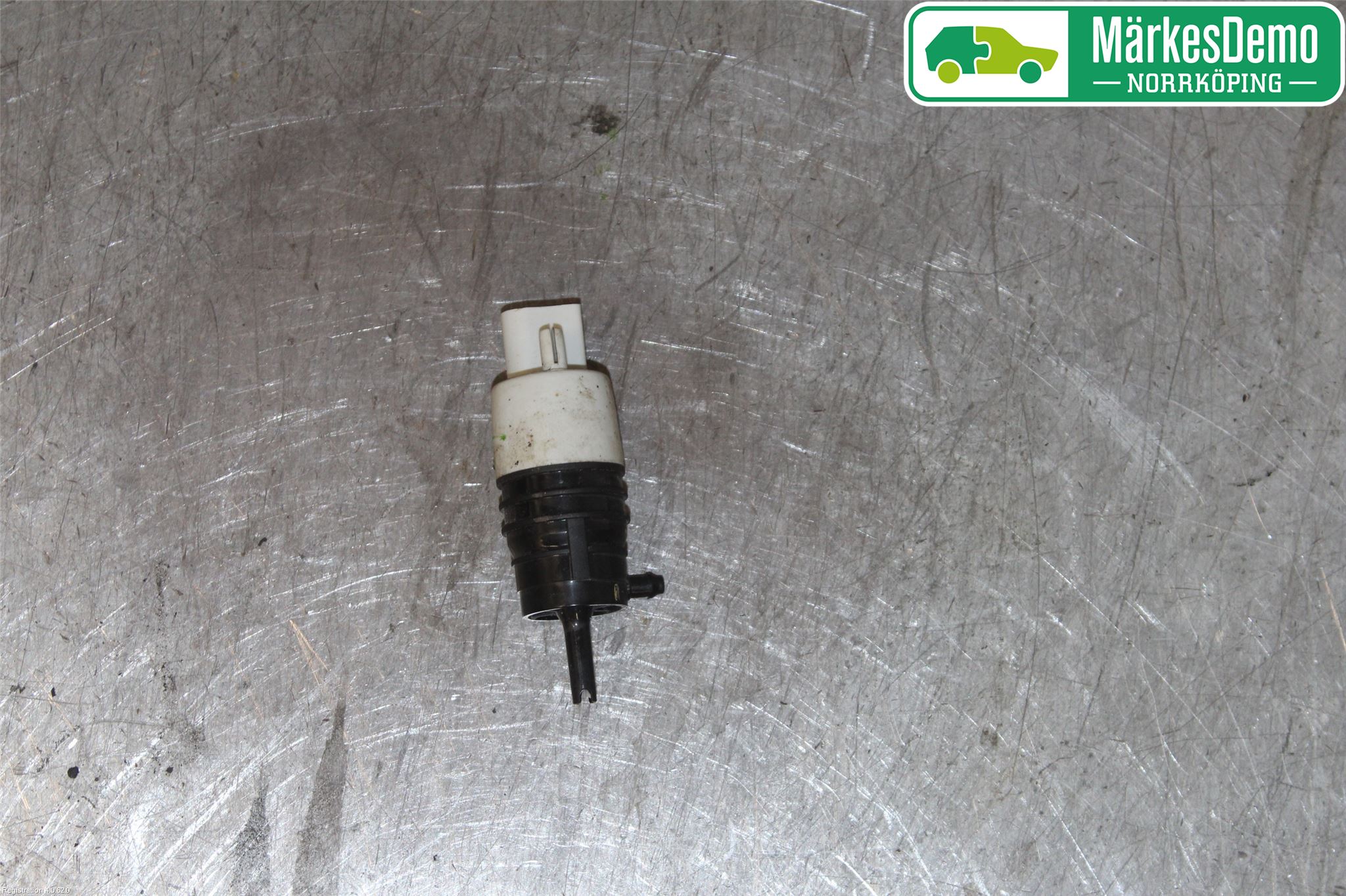 Mercedes-Benz MB C-KLASS (W205) 14-21 Spylerpumpe Frontrute