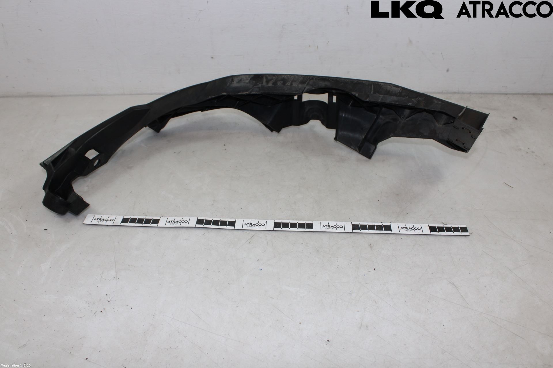 BMW 3 E90/91 SED/TOU 05-12 Frontlykt Ramme V Lyktering