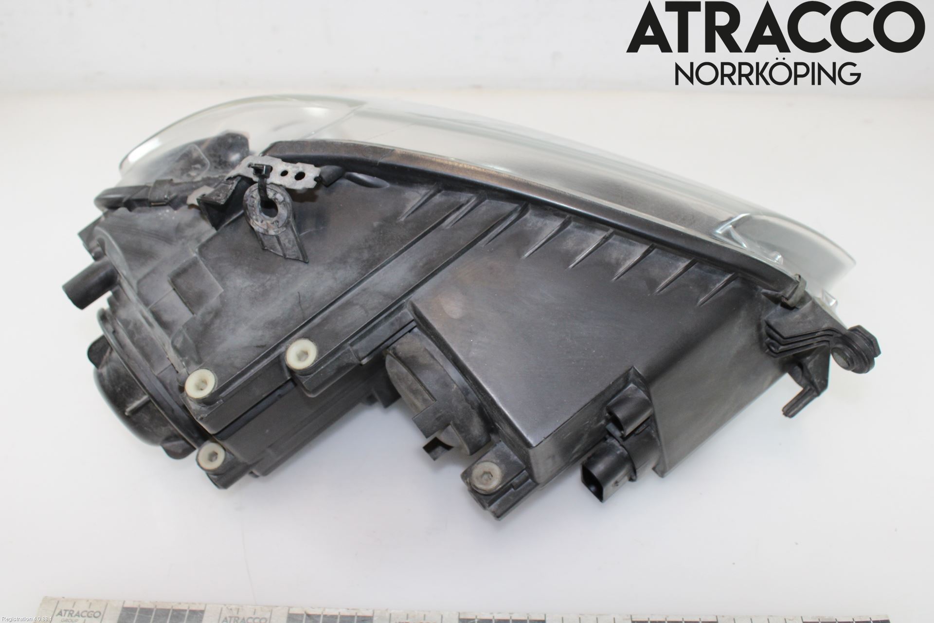 Volkswagen VW TOURAN 03-10 Frontlykt Venstre