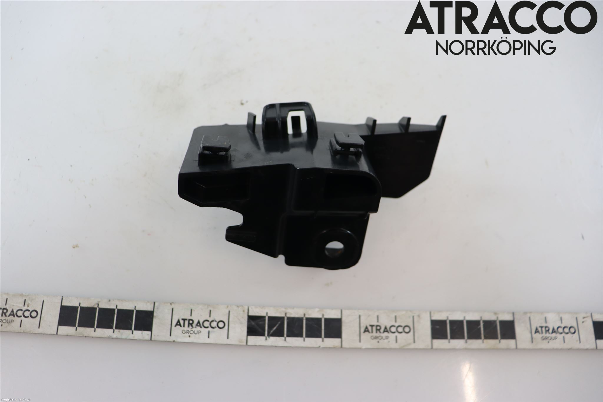Toyota YARIS XP130 15-20 Støtfangerfeste Bak Venstre