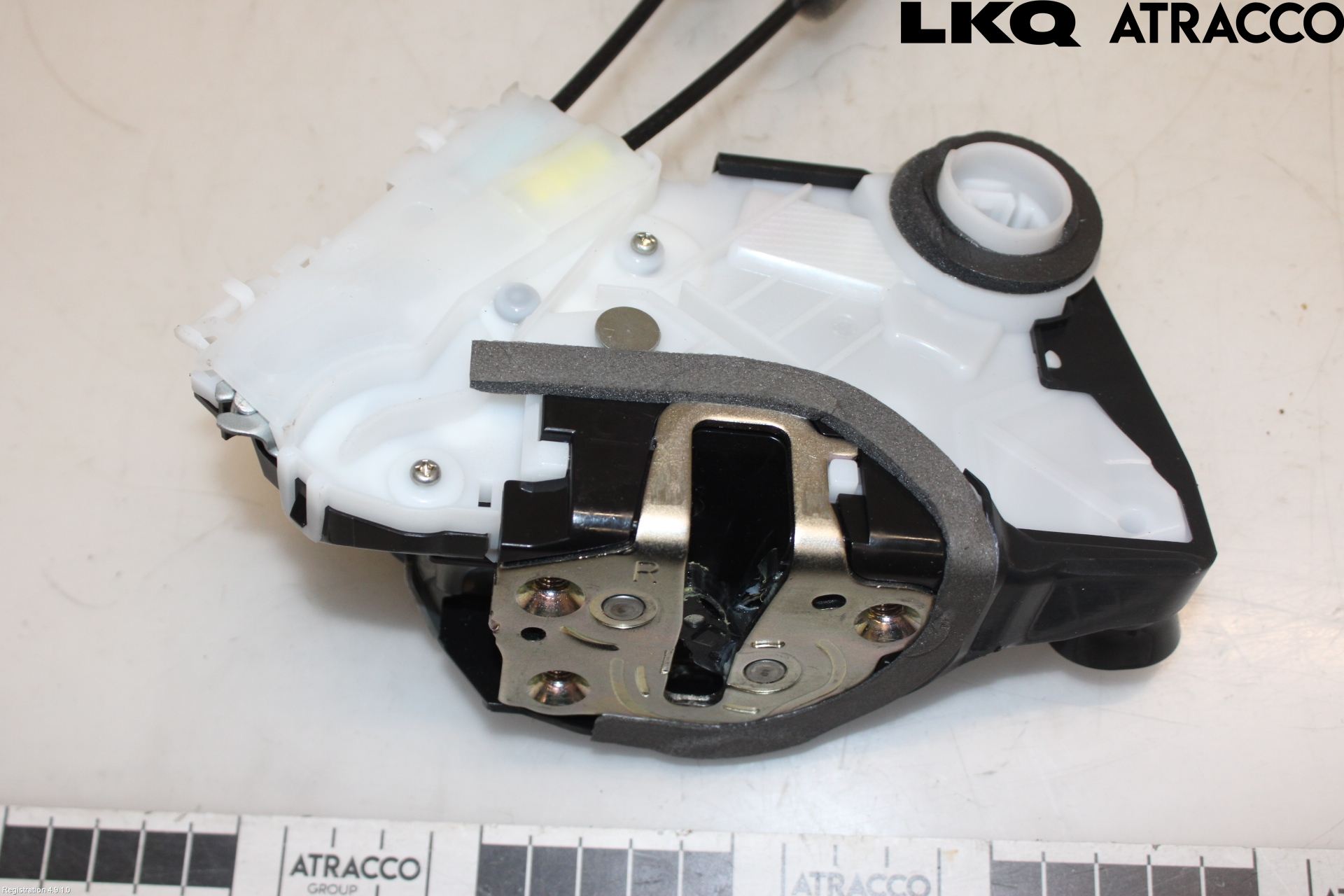 Toyota YARIS CROSS XP21 21- Dørlås - Låsekasse