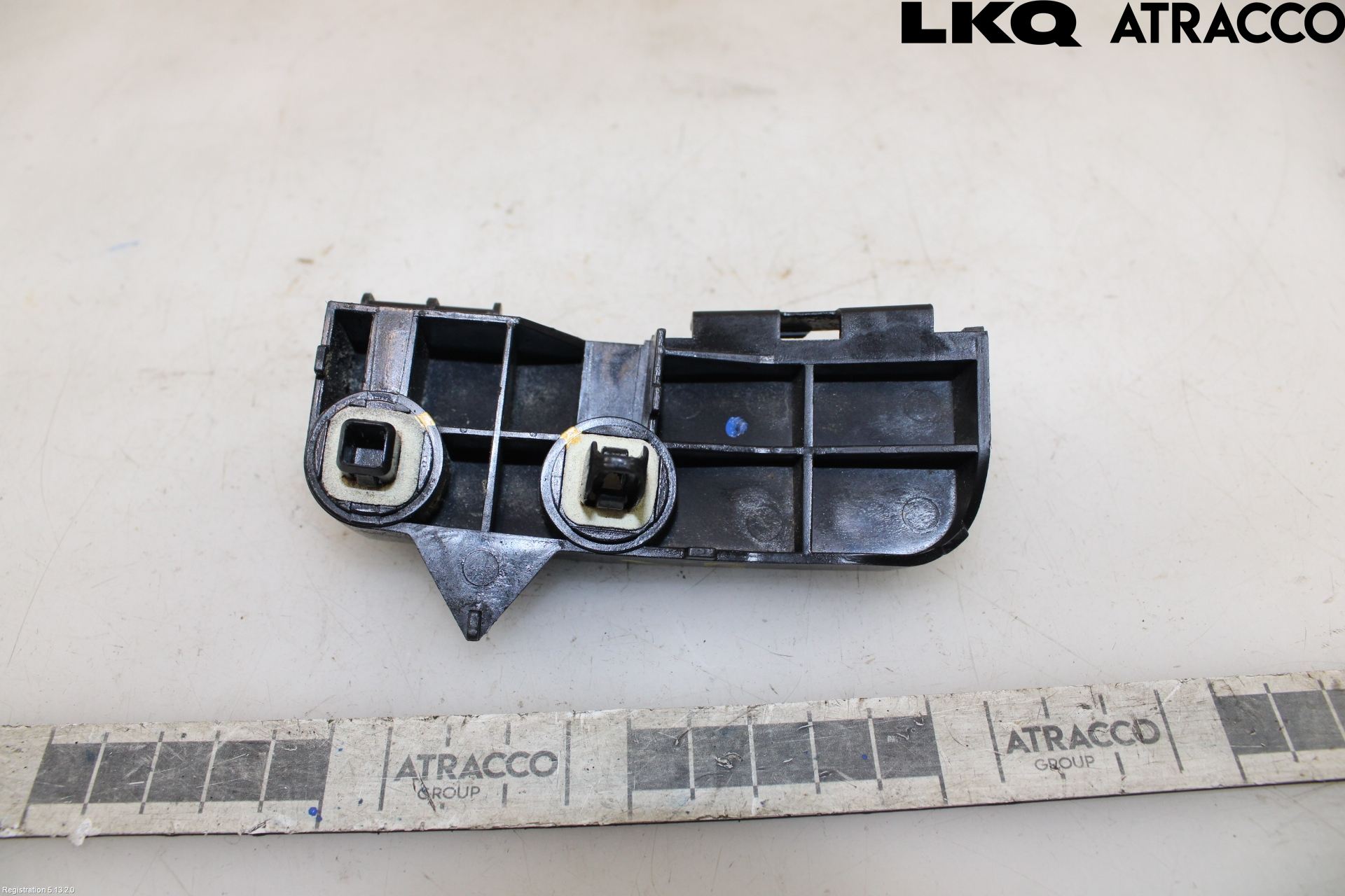 Toyota AURIS 07-09 Støtfangerfeste Bak Venstre