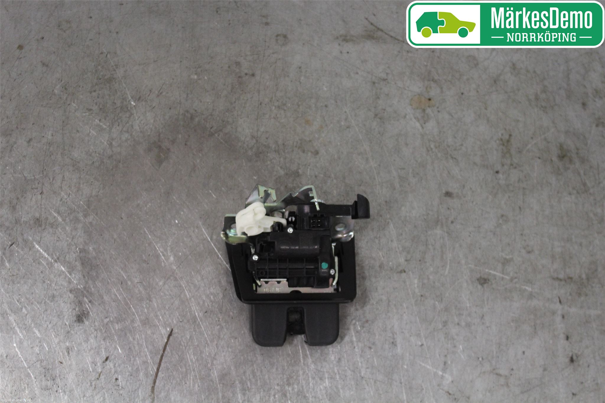 Audi Q2/SQ2 17- Bakluke-Lokk Låsekasse