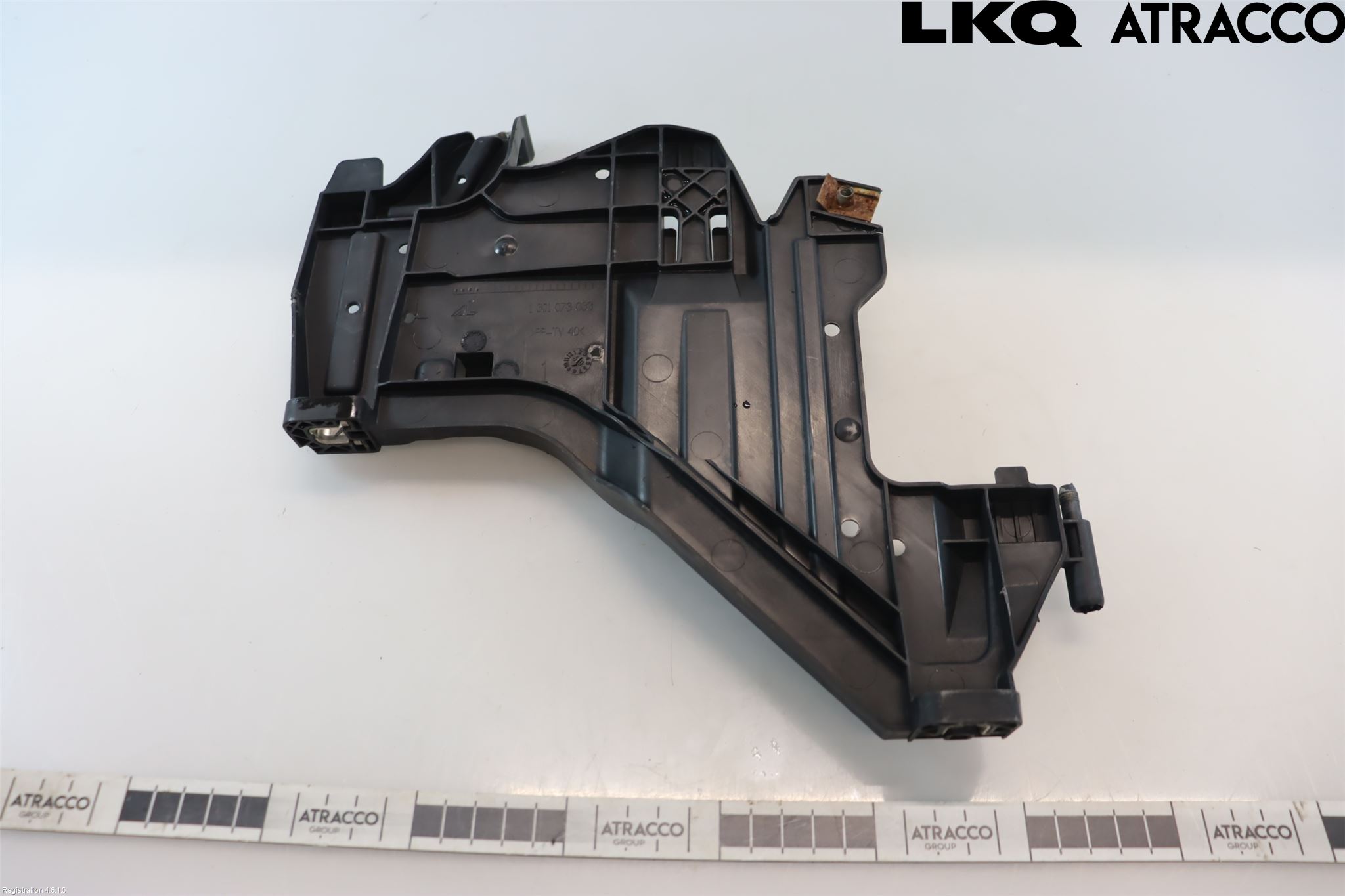 Audi A4/S4 08-11 Frontlykt Holder-Feste