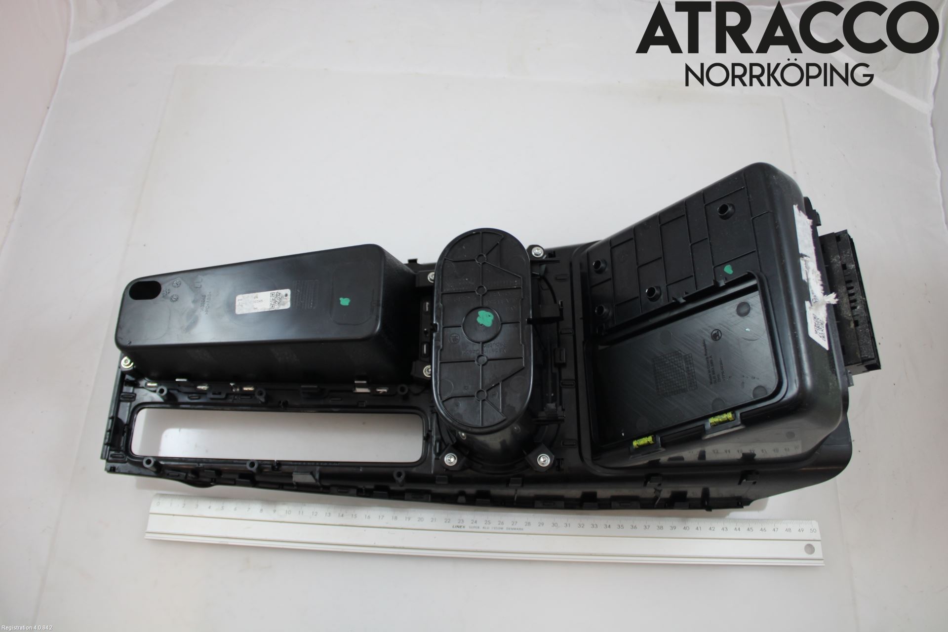 Skoda ENYAQ iV 21- Instrumentkonsoll Midt
