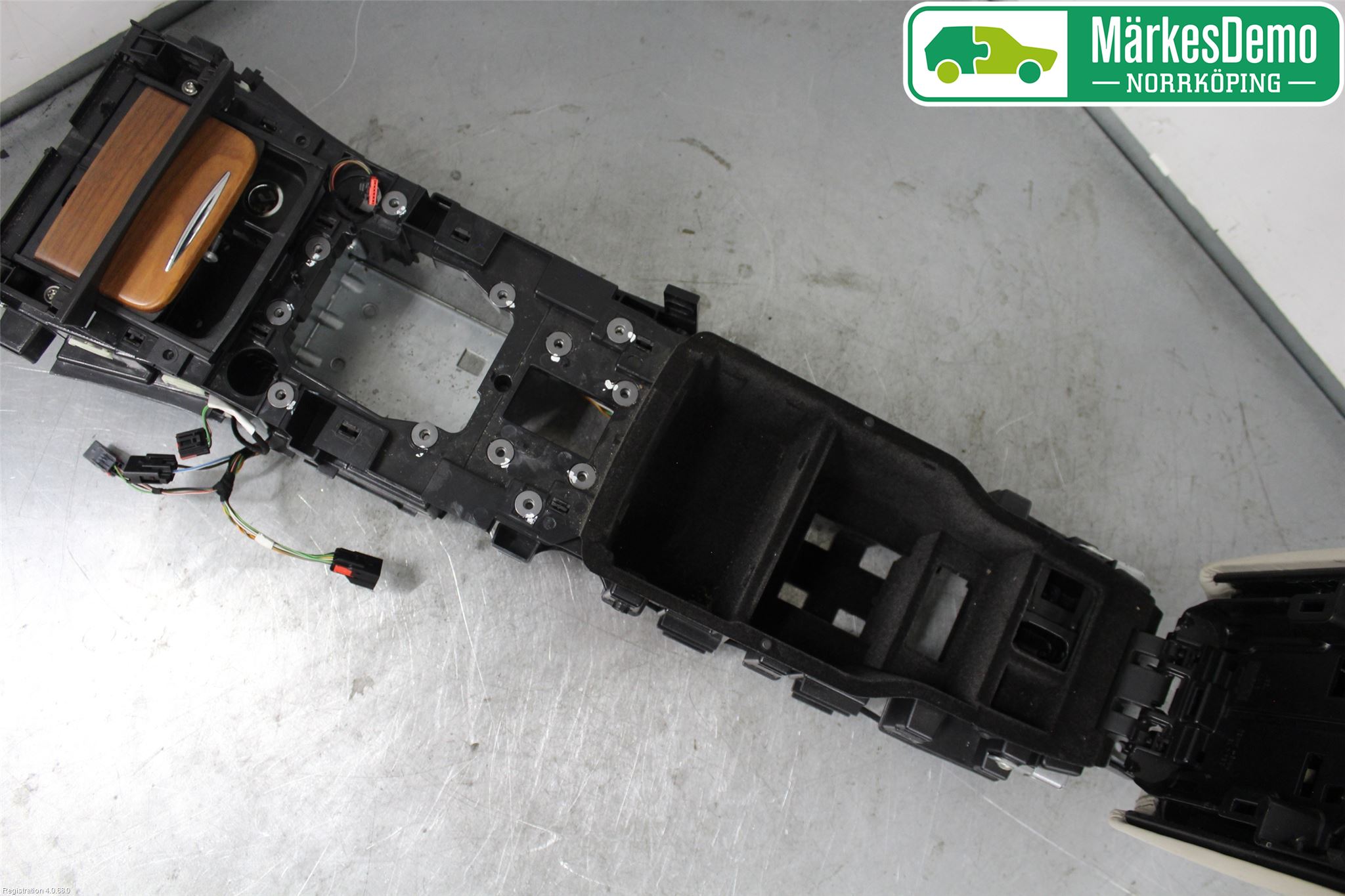 Jaguar XK/XKR 06-14 Instrumentkonsoll Midt