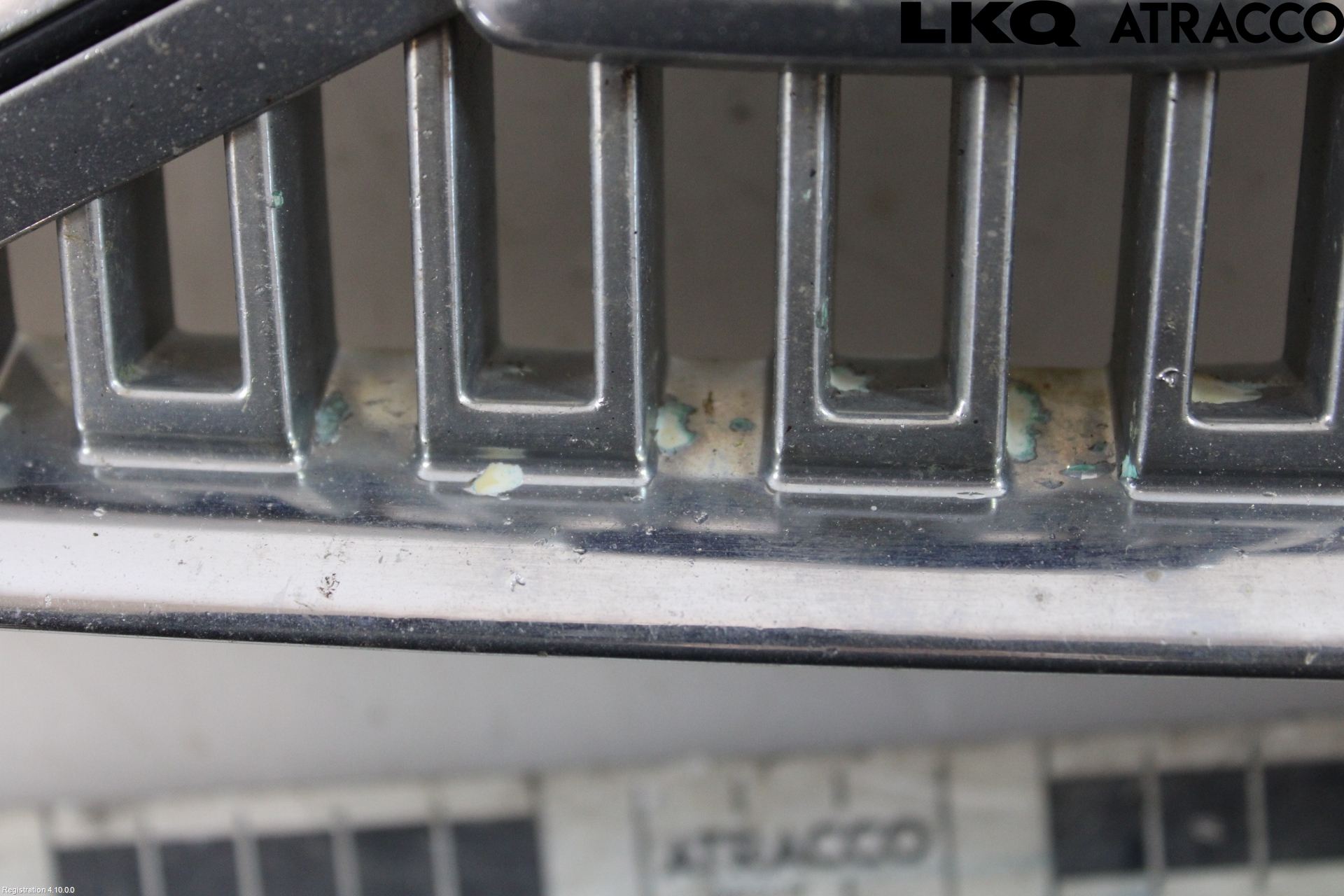 Volvo V70 00-04 Grill Komplett