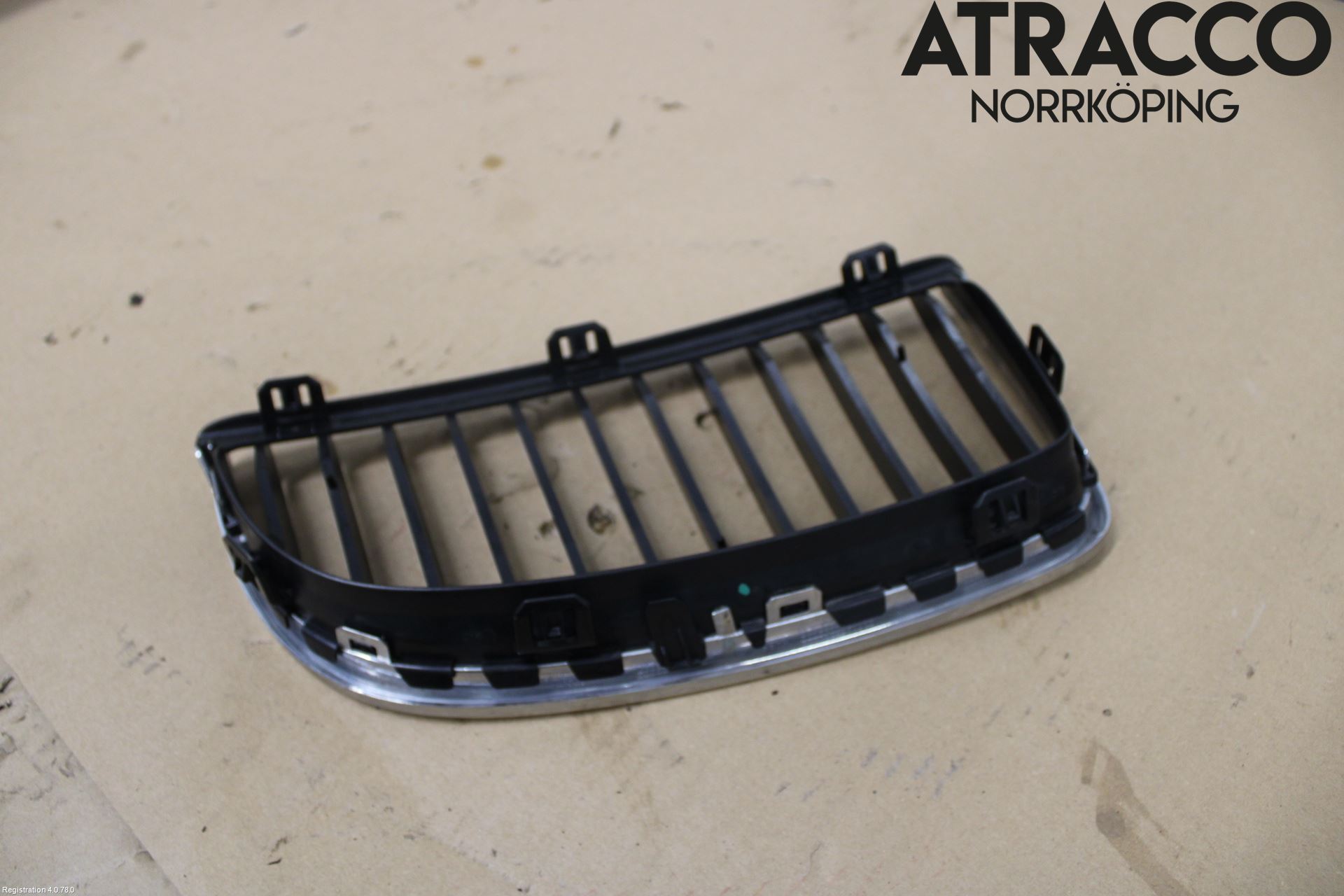 BMW 3 E90/91 SED/TOU 05-12 Grilldel Venstre