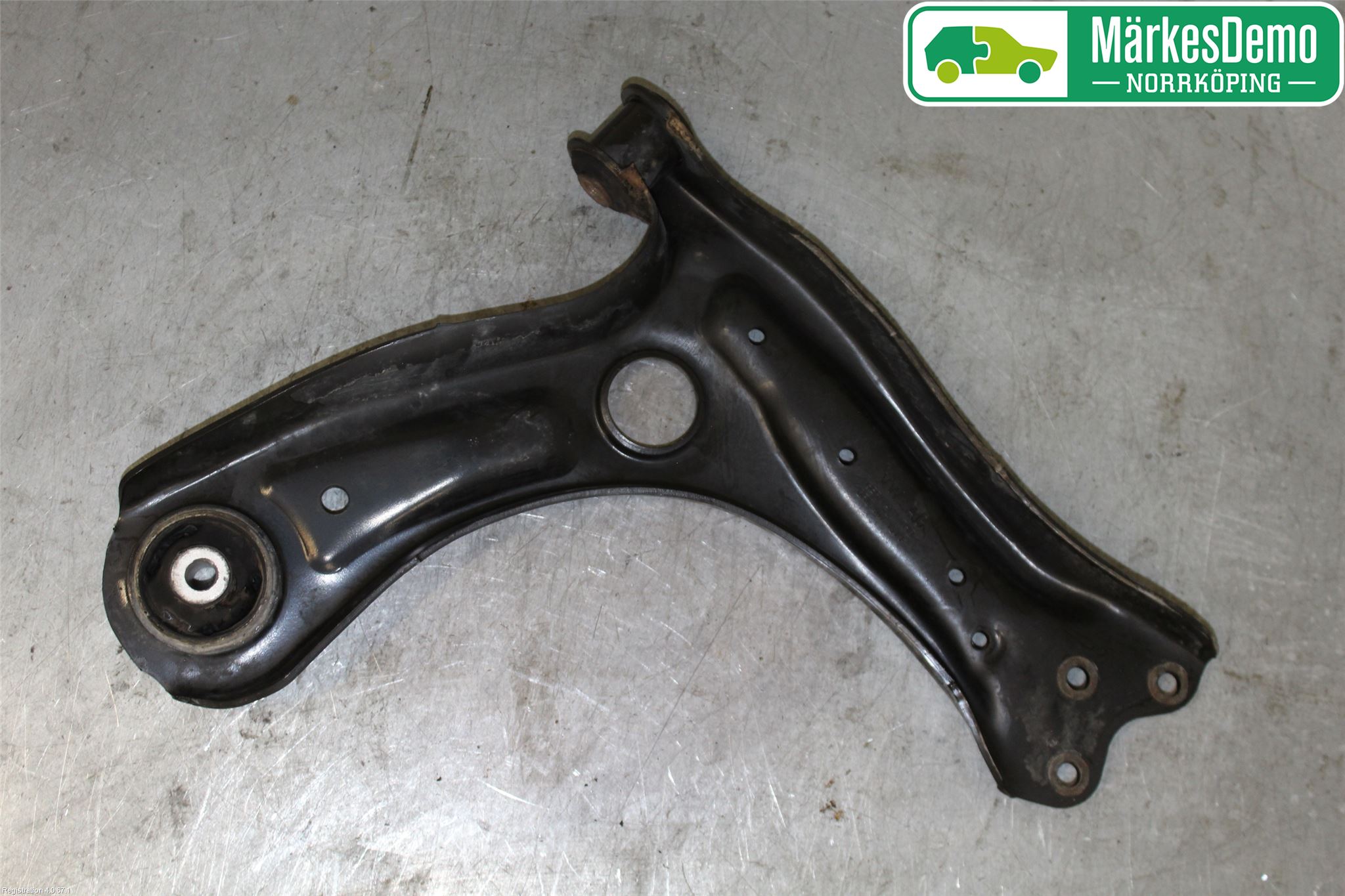 Volkswagen VW POLO 10-17 Bærearm Foran Venstre Nedre