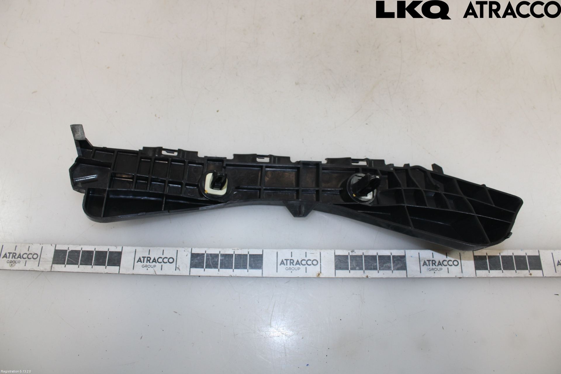Toyota AURIS 10-12 Støtfangerfeste Bak Høyre
